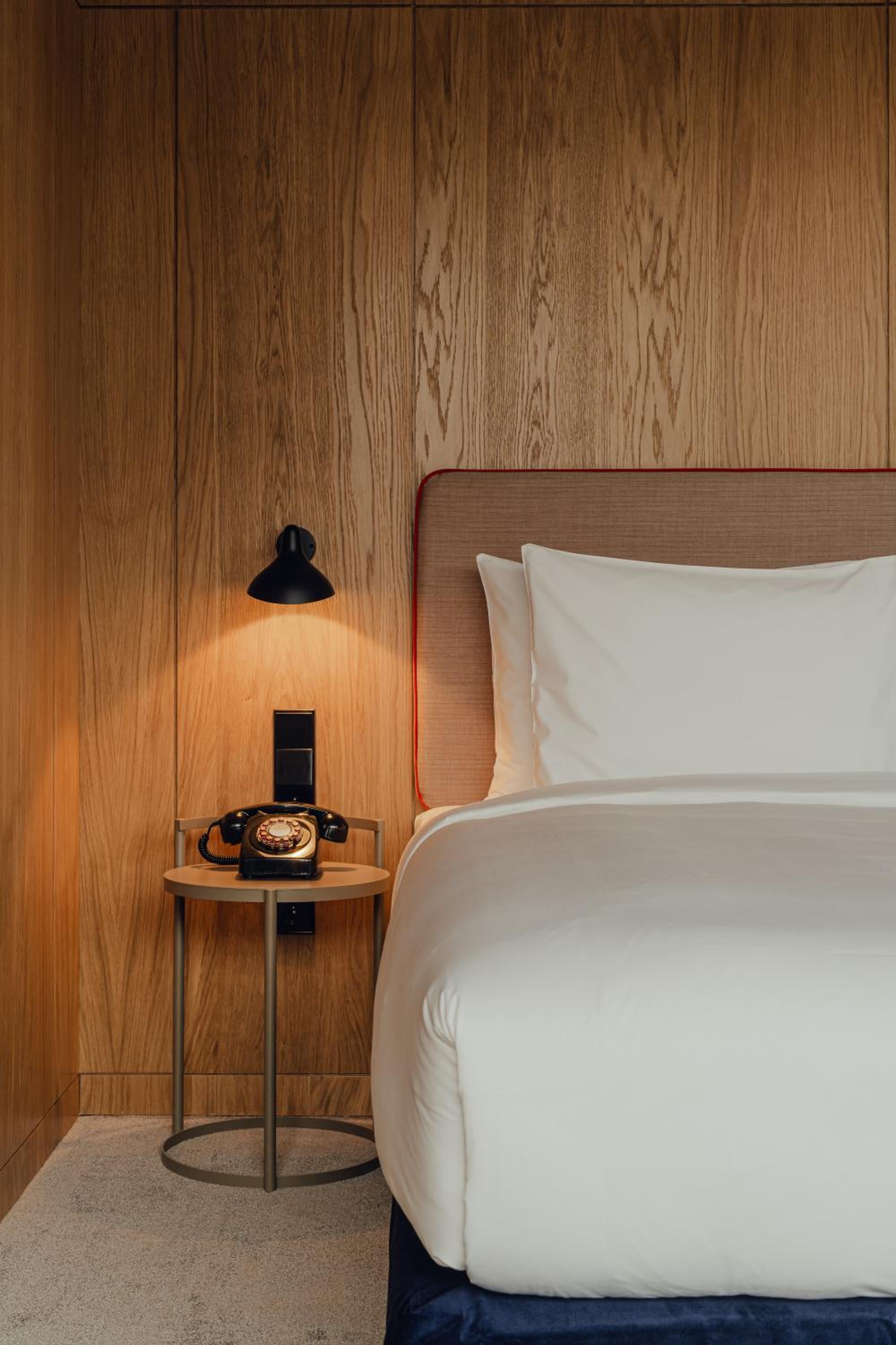 Superior King Room with Panoramic Window photo 2