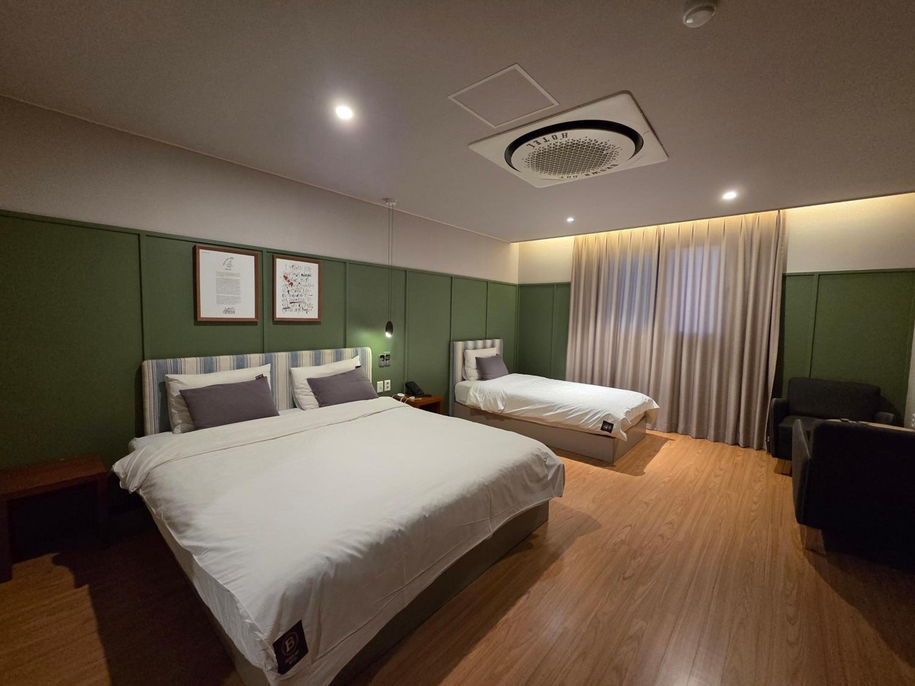 Deluxe Twin Room photo 1