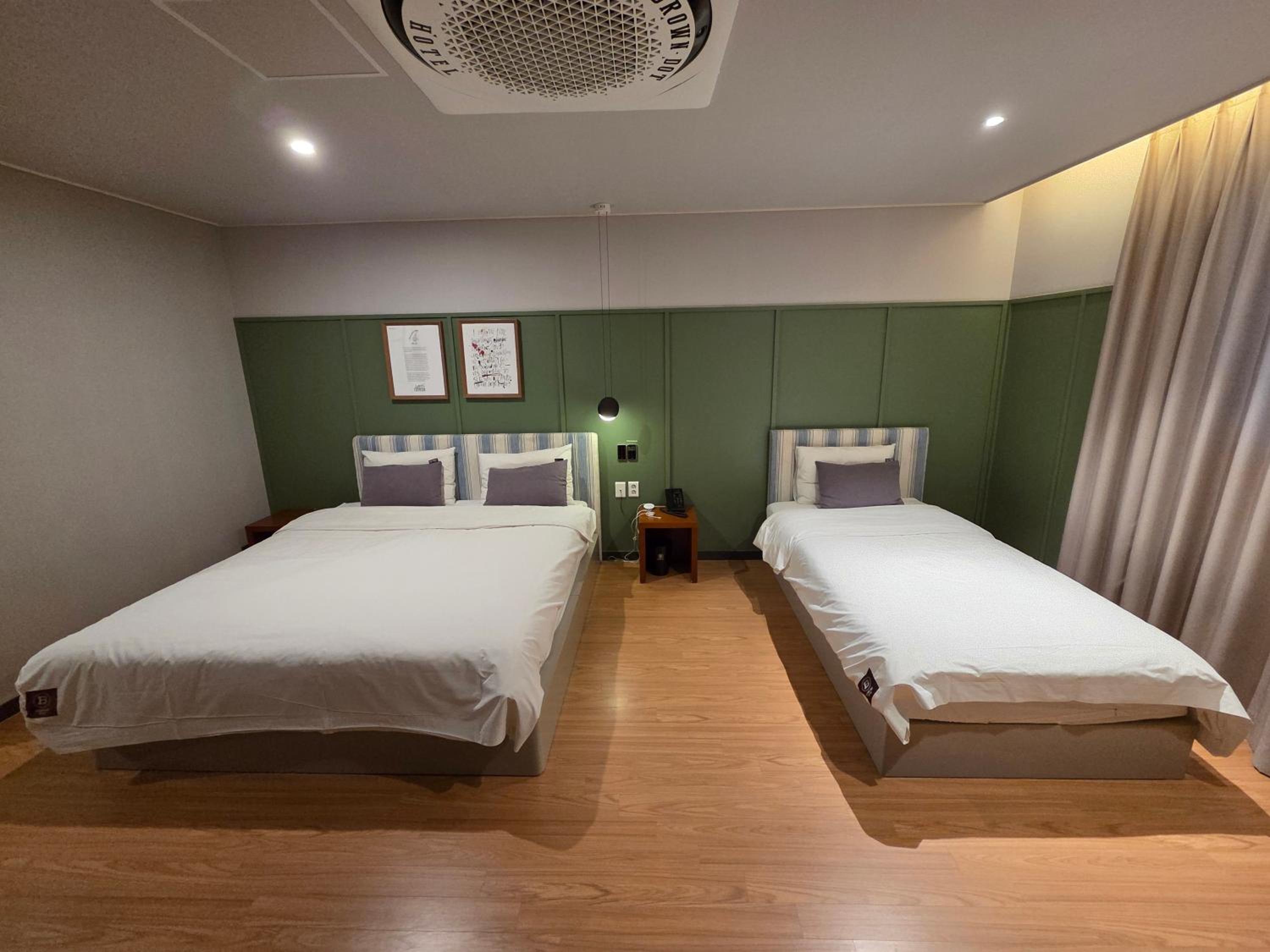 Deluxe Twin Room photo 2