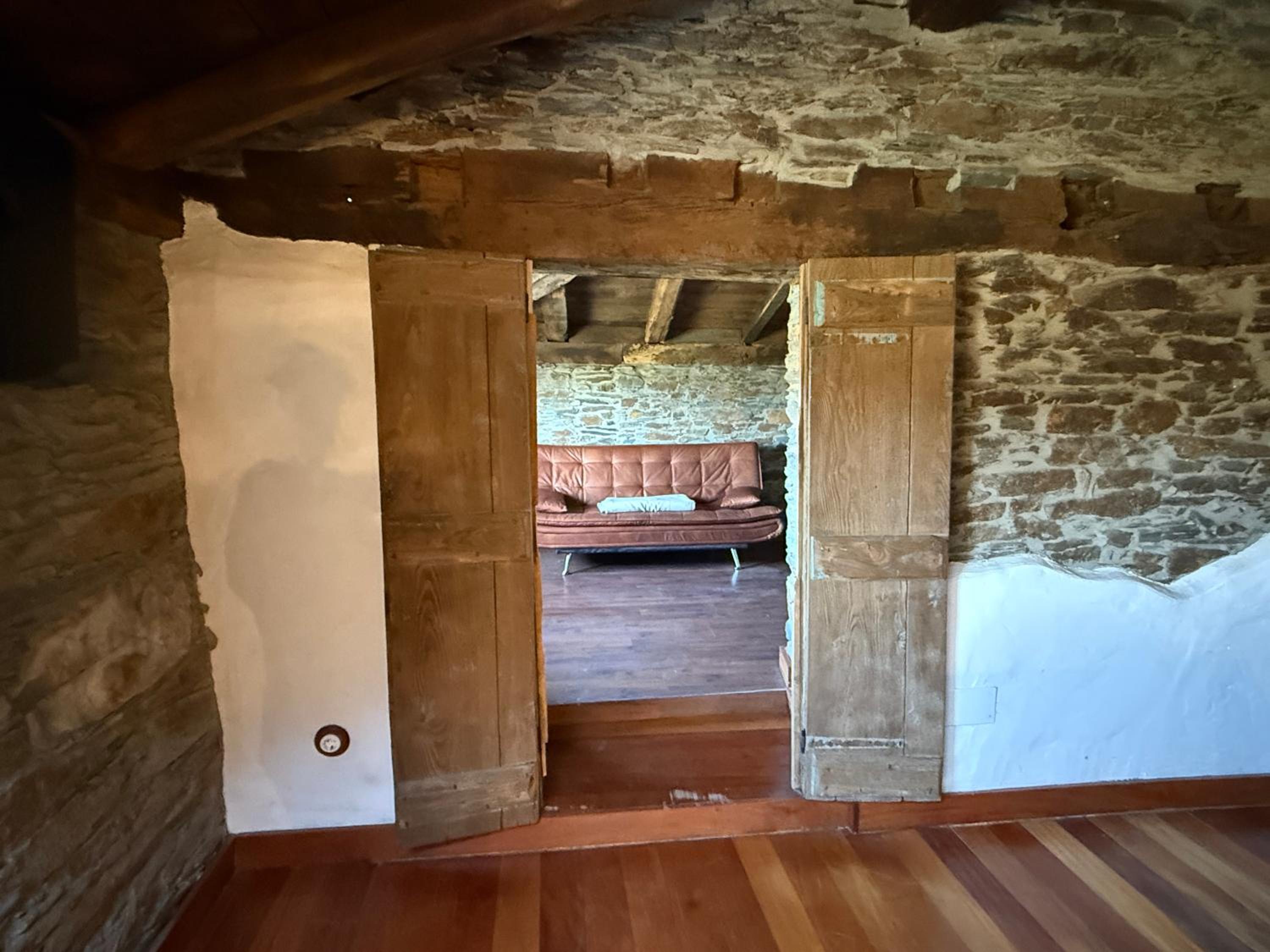 Deluxe Double Room (2 Adults + 1 Child)
