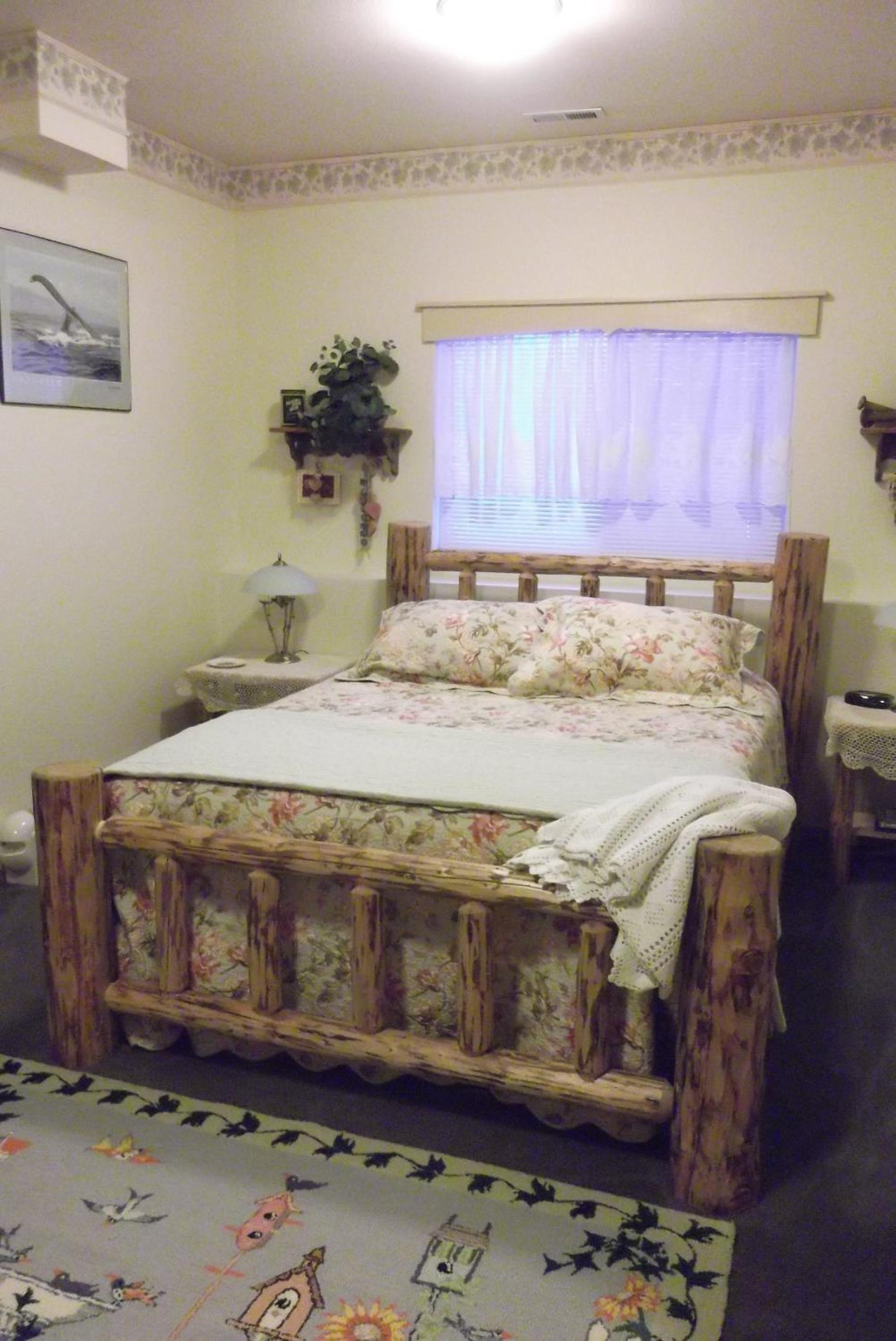 Premium Queen Room with Shared Bathroom