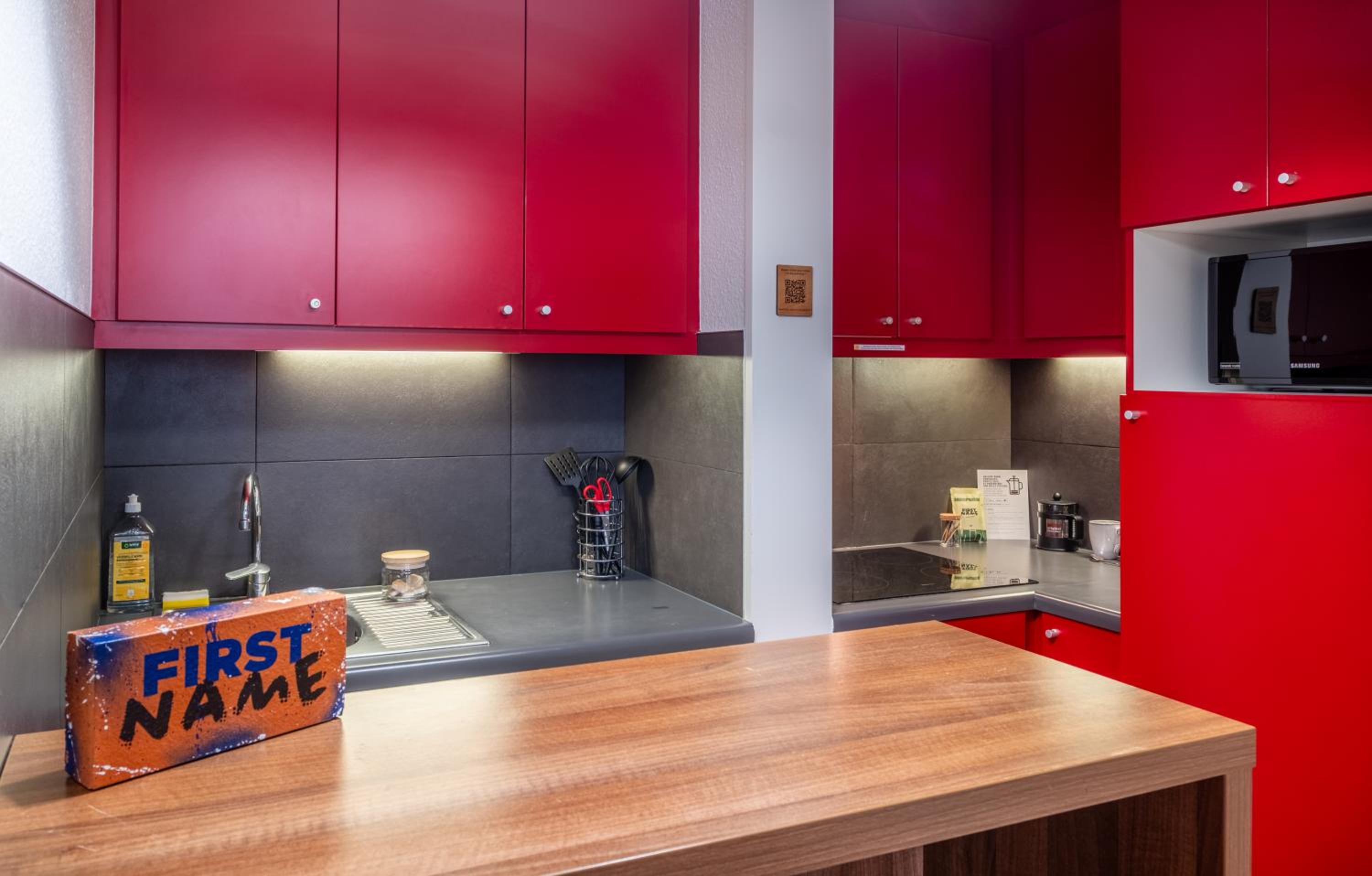One-Bedroom Apartment - Photo 4