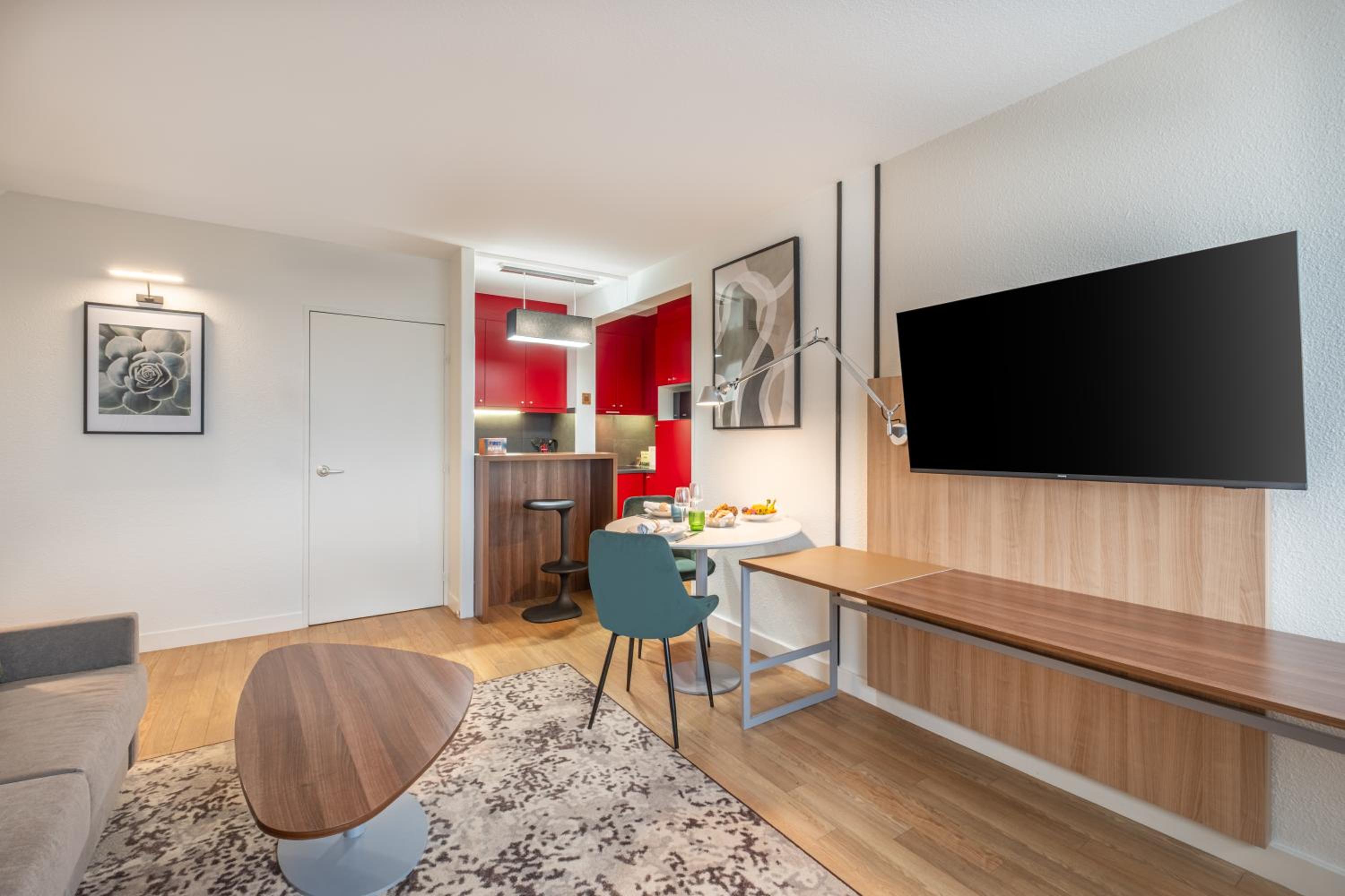 One-Bedroom Apartment - Photo 1