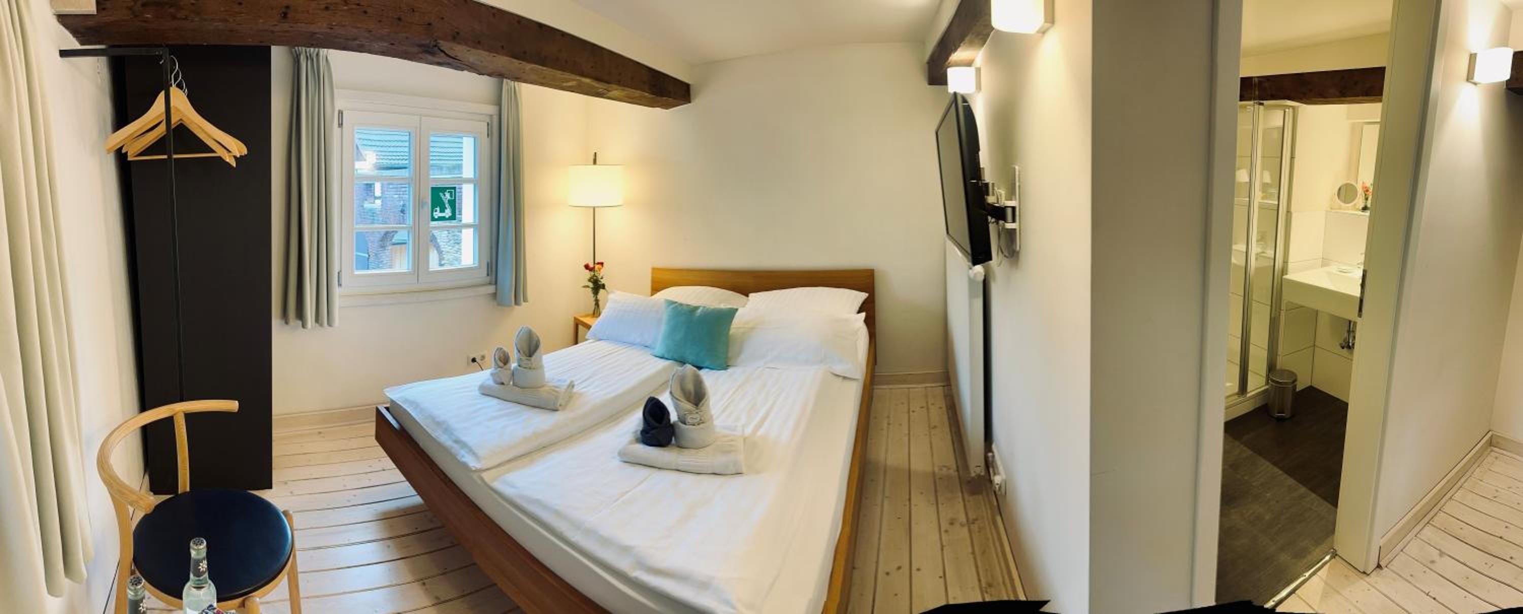 Deluxe Queen Room