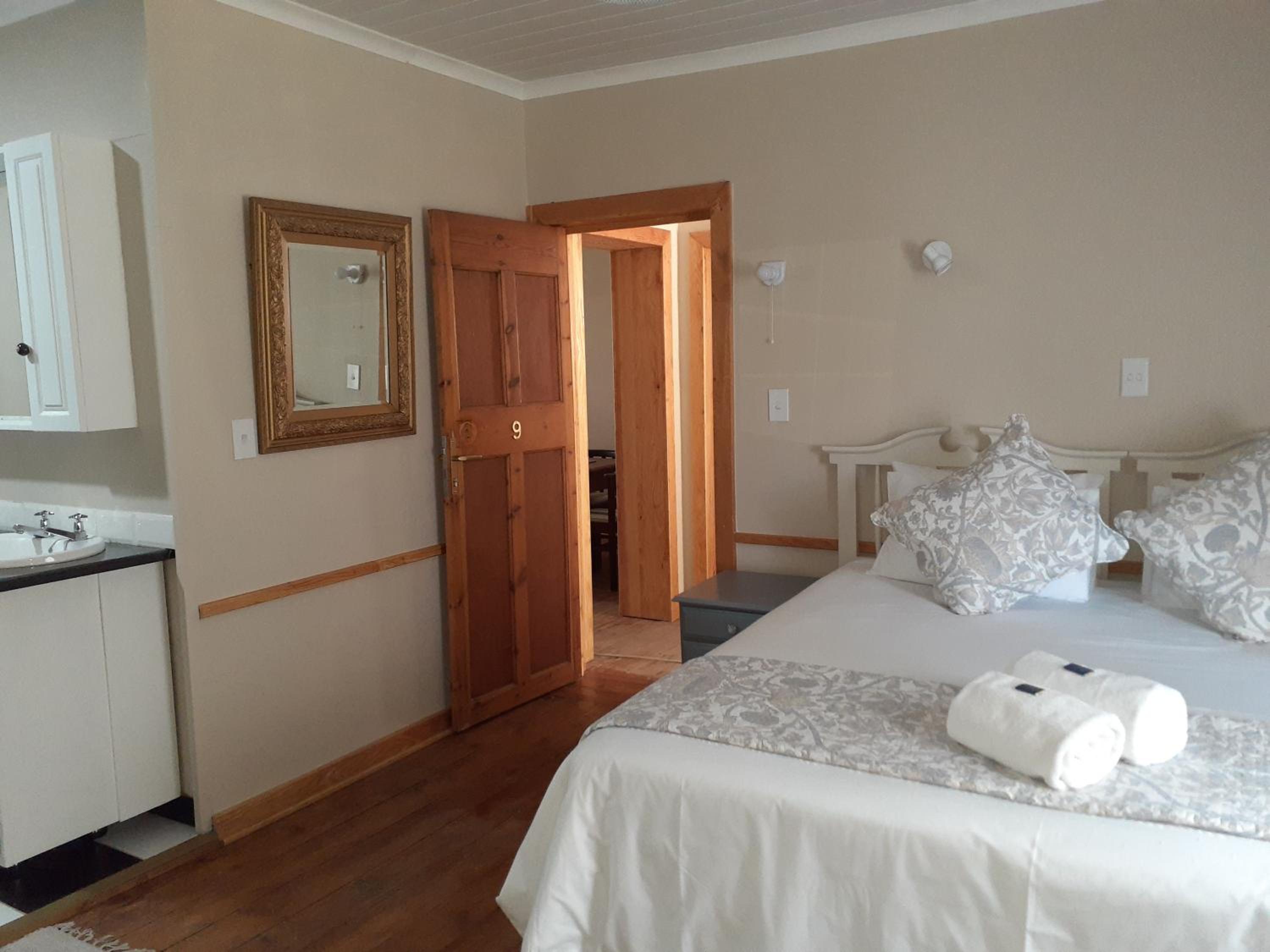 Double Room with Private Bathroom photo 2