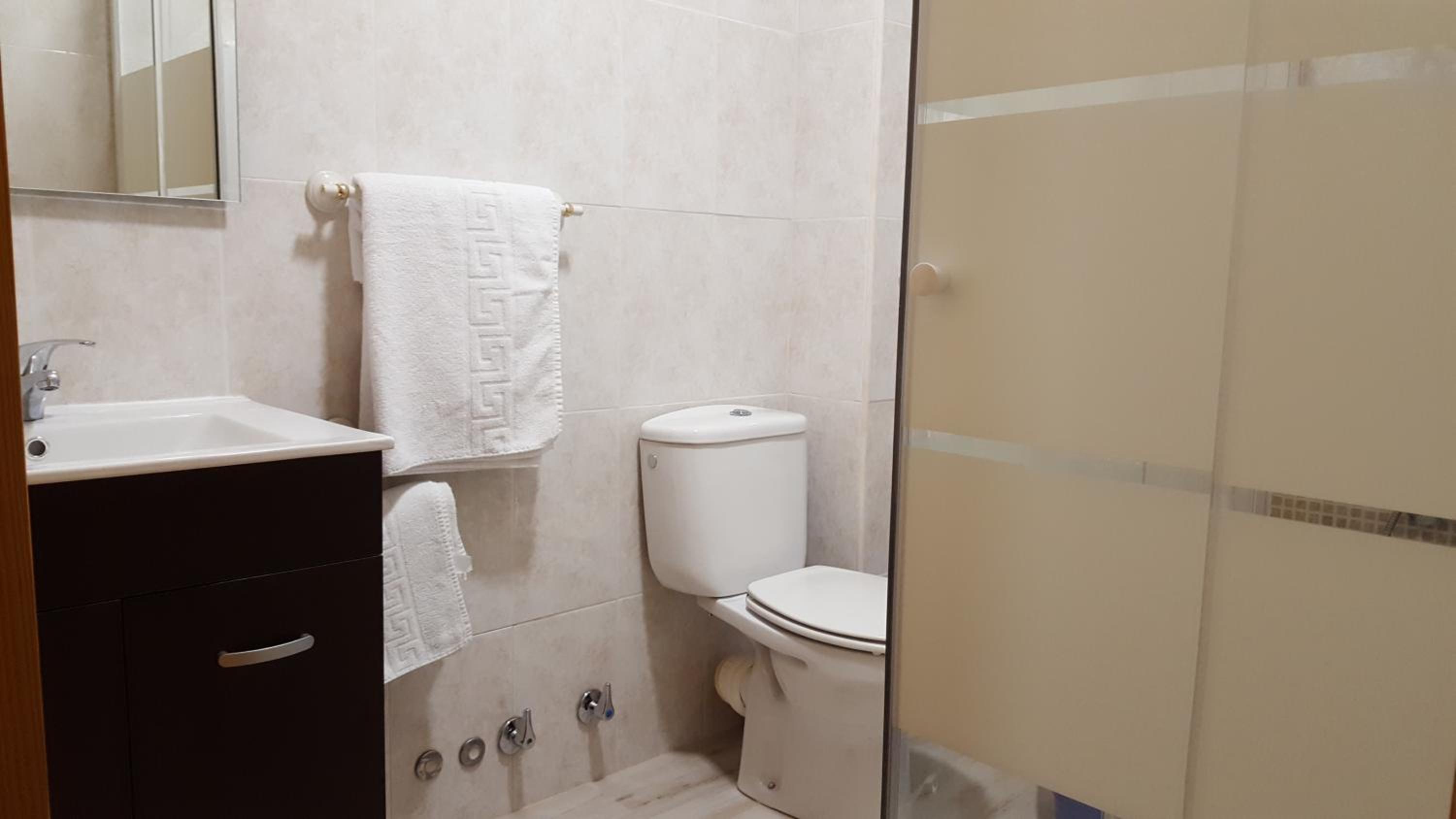 Double Room - Photo 5
