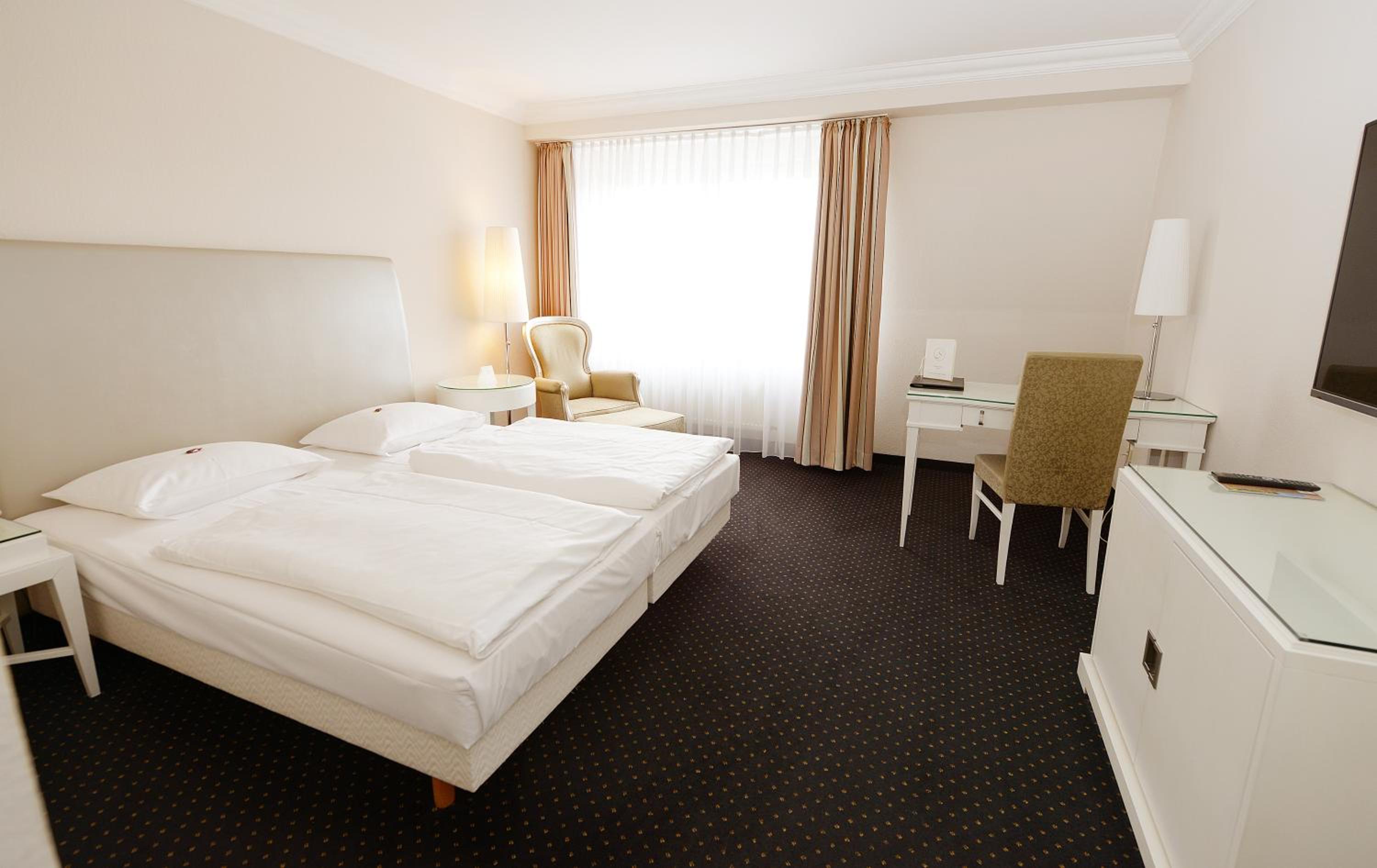 Double Room - Photo 5