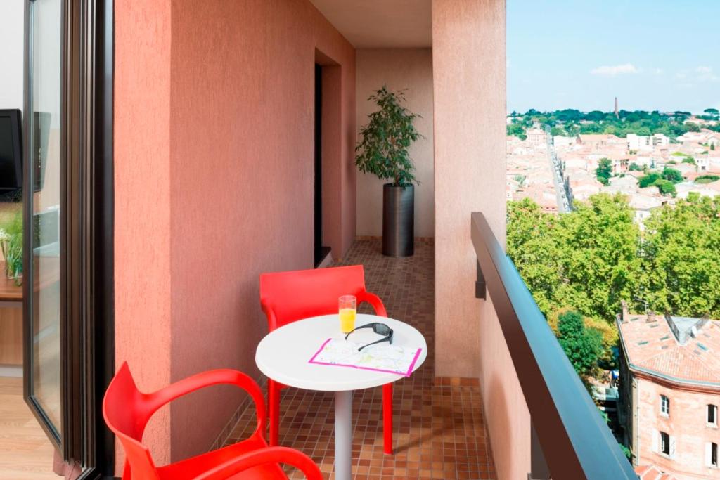 Studio with Terrace