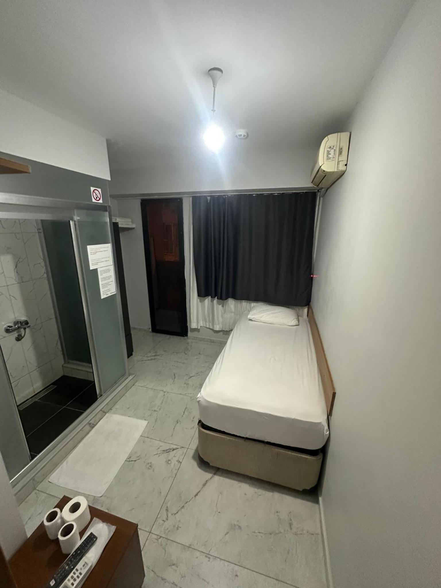 Deluxe Single Room with Balcony photo 2