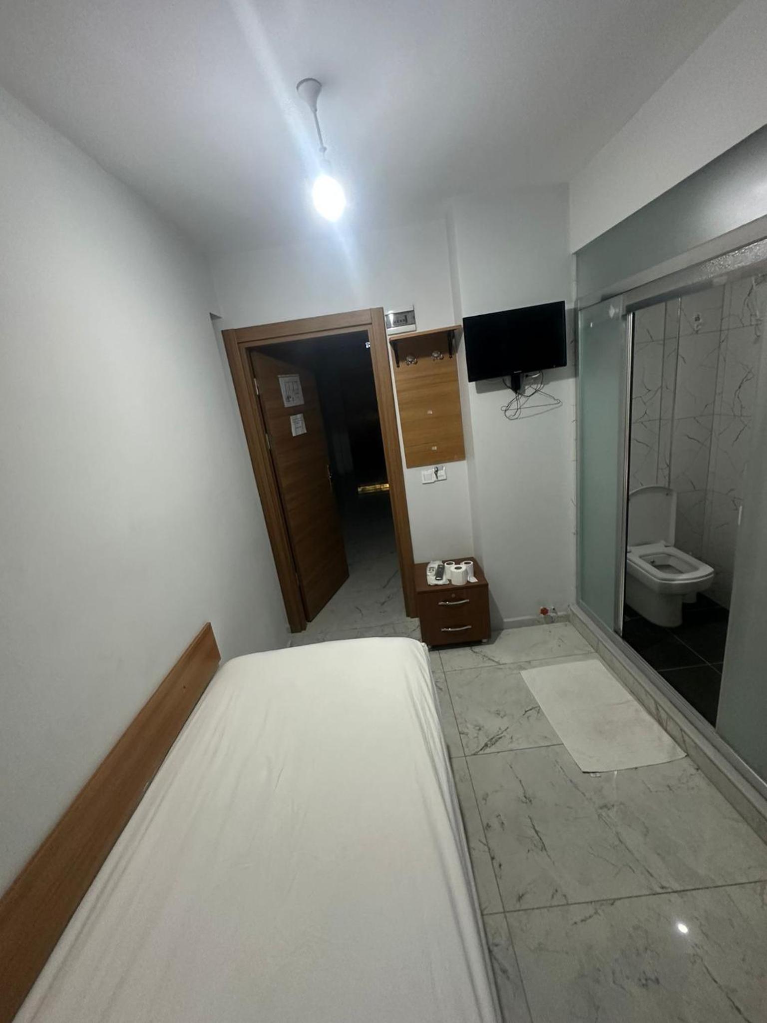 Deluxe Single Room with Balcony photo 3