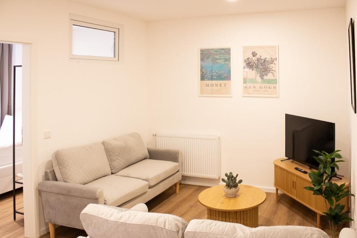 Three-Bedroom Apartment photo 2