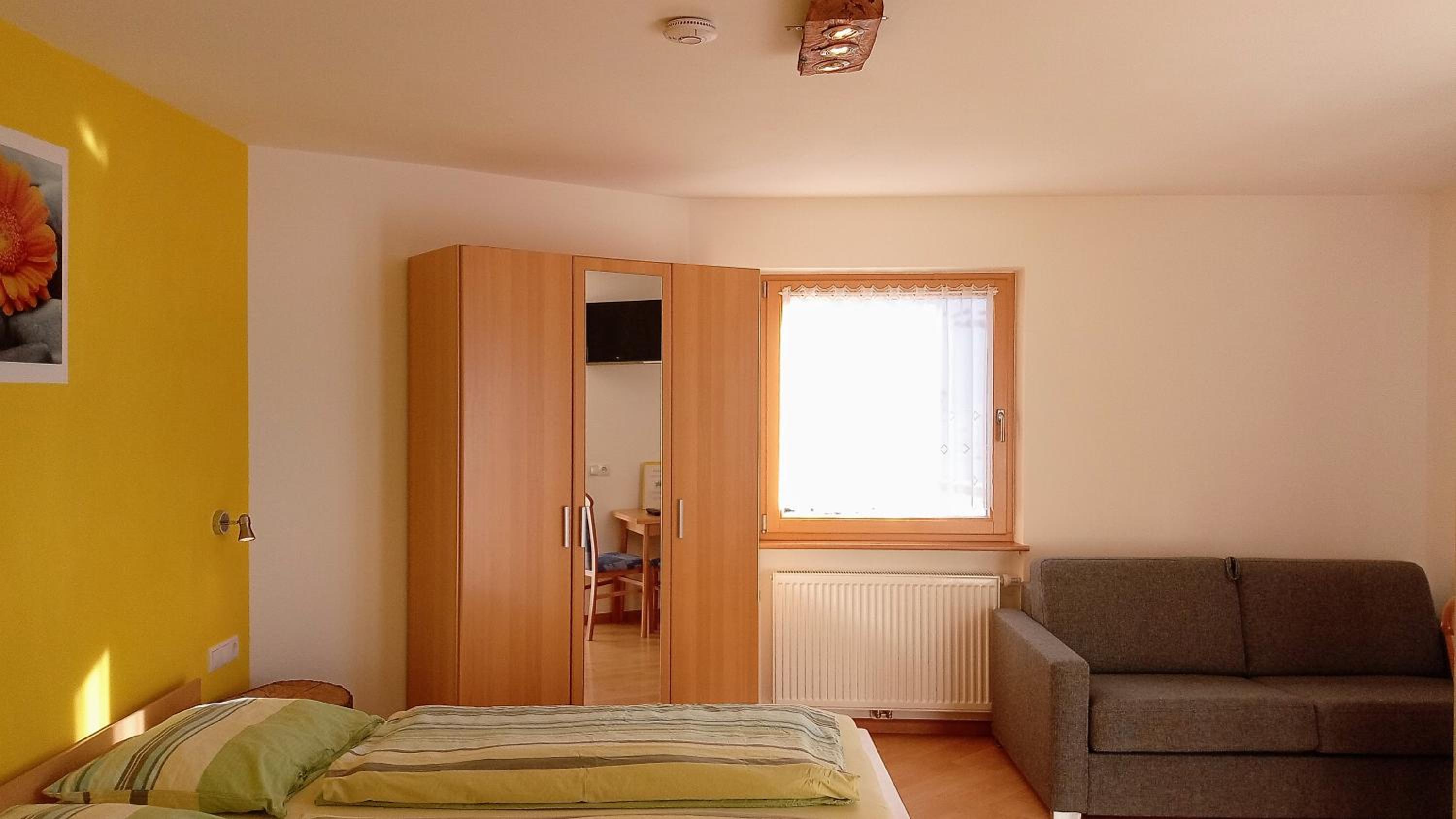 Deluxe Double Room with Bath photo 2