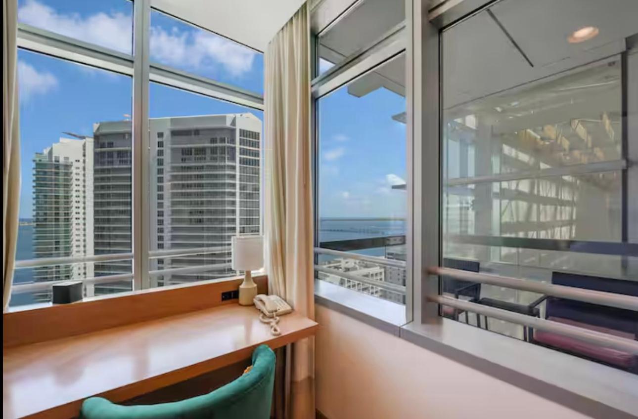 One-Bedroom Apartment with Sea View and Balcony photo 1