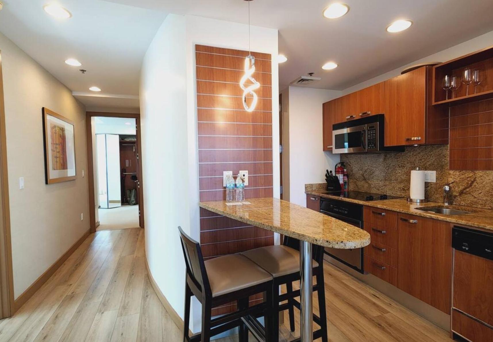 Two-Bedroom Apartment with Balcony and Sea View photo 2