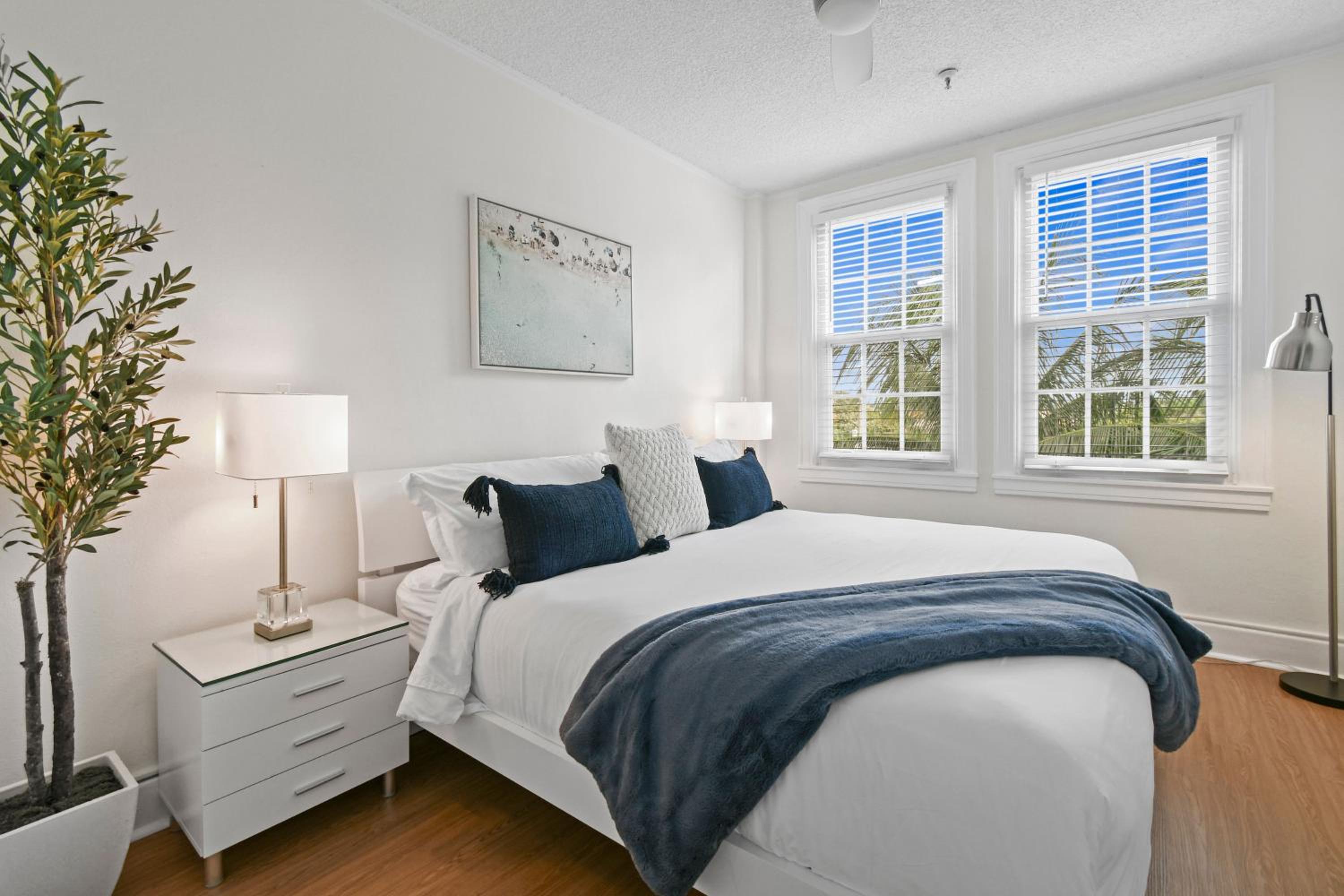 Classic One-Bedroom Apartment with King Bed