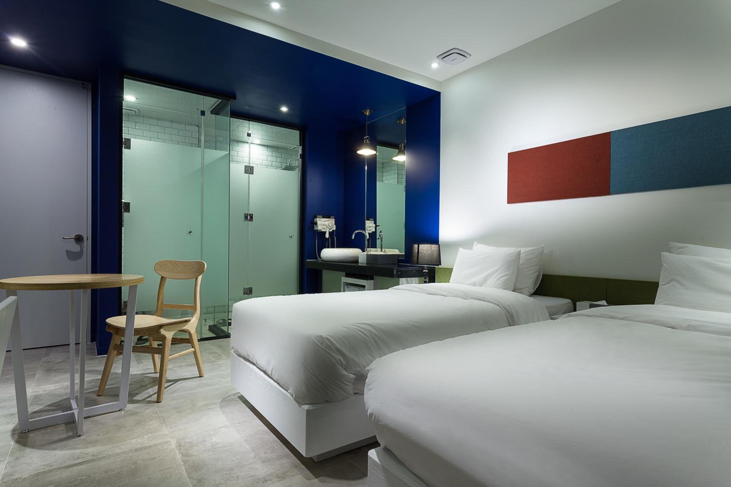 Business Twin Room photo 3