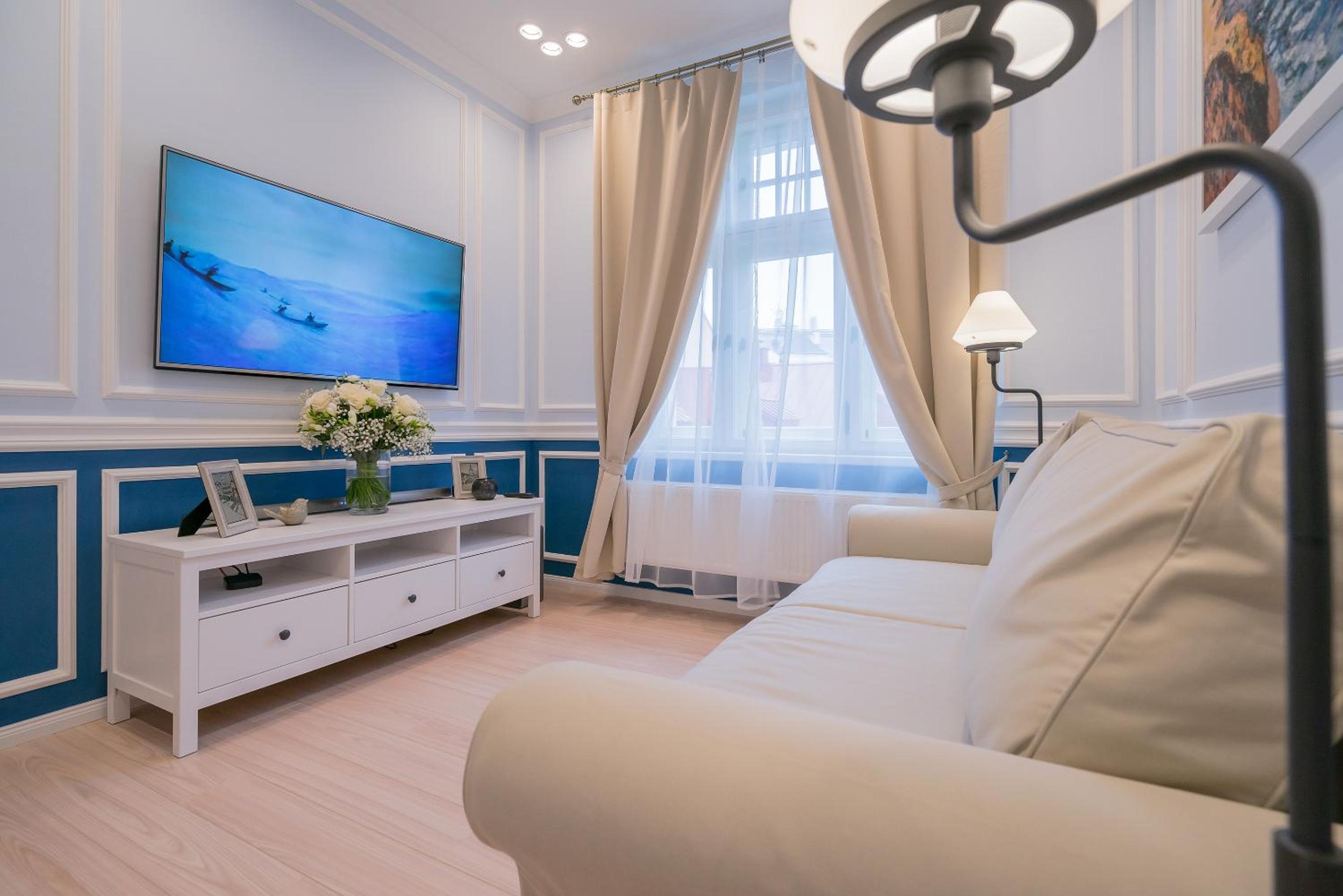Suite "Azure" with Work Station photo 3