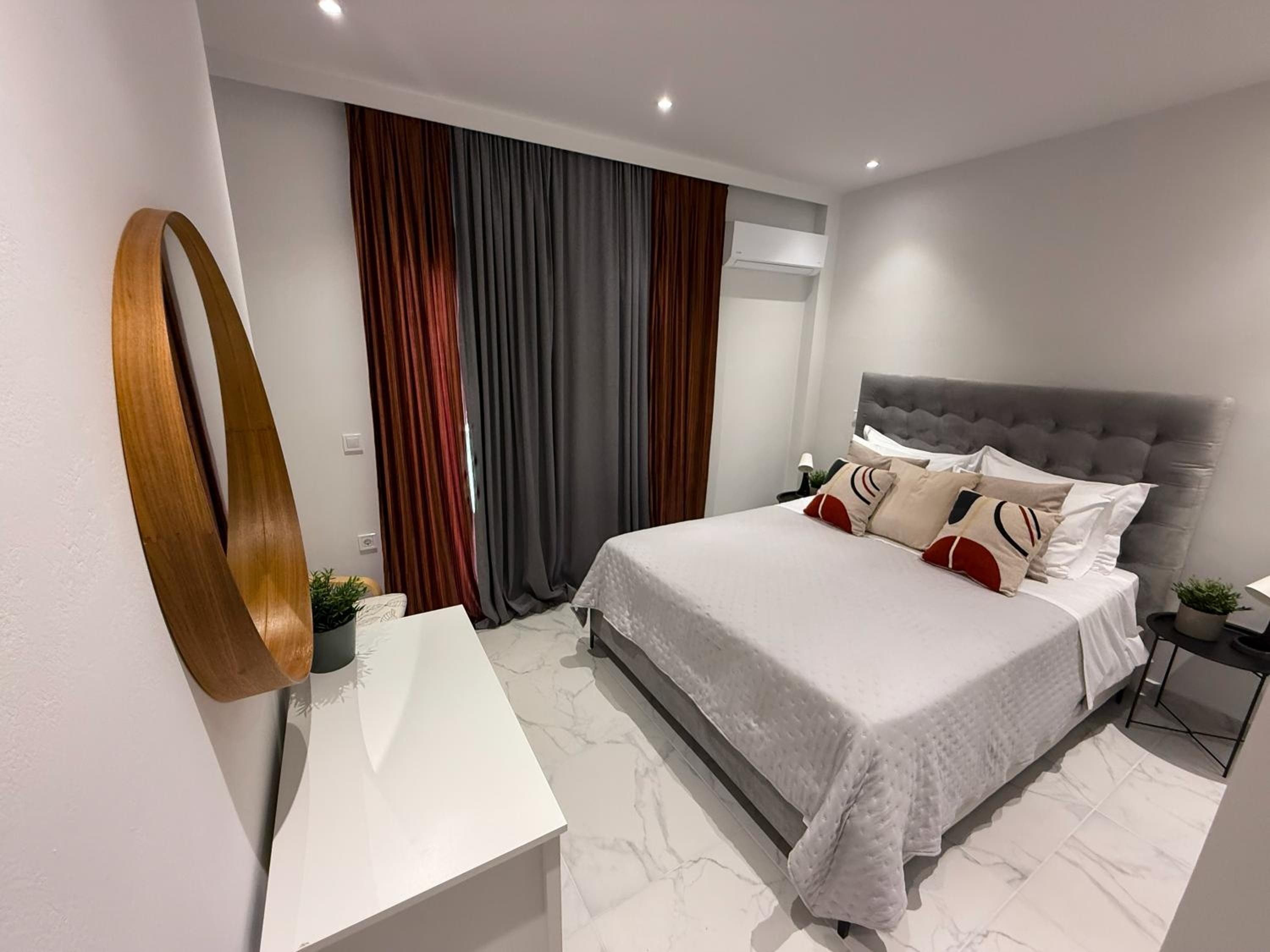 One-Bedroom Apartment with Balcony