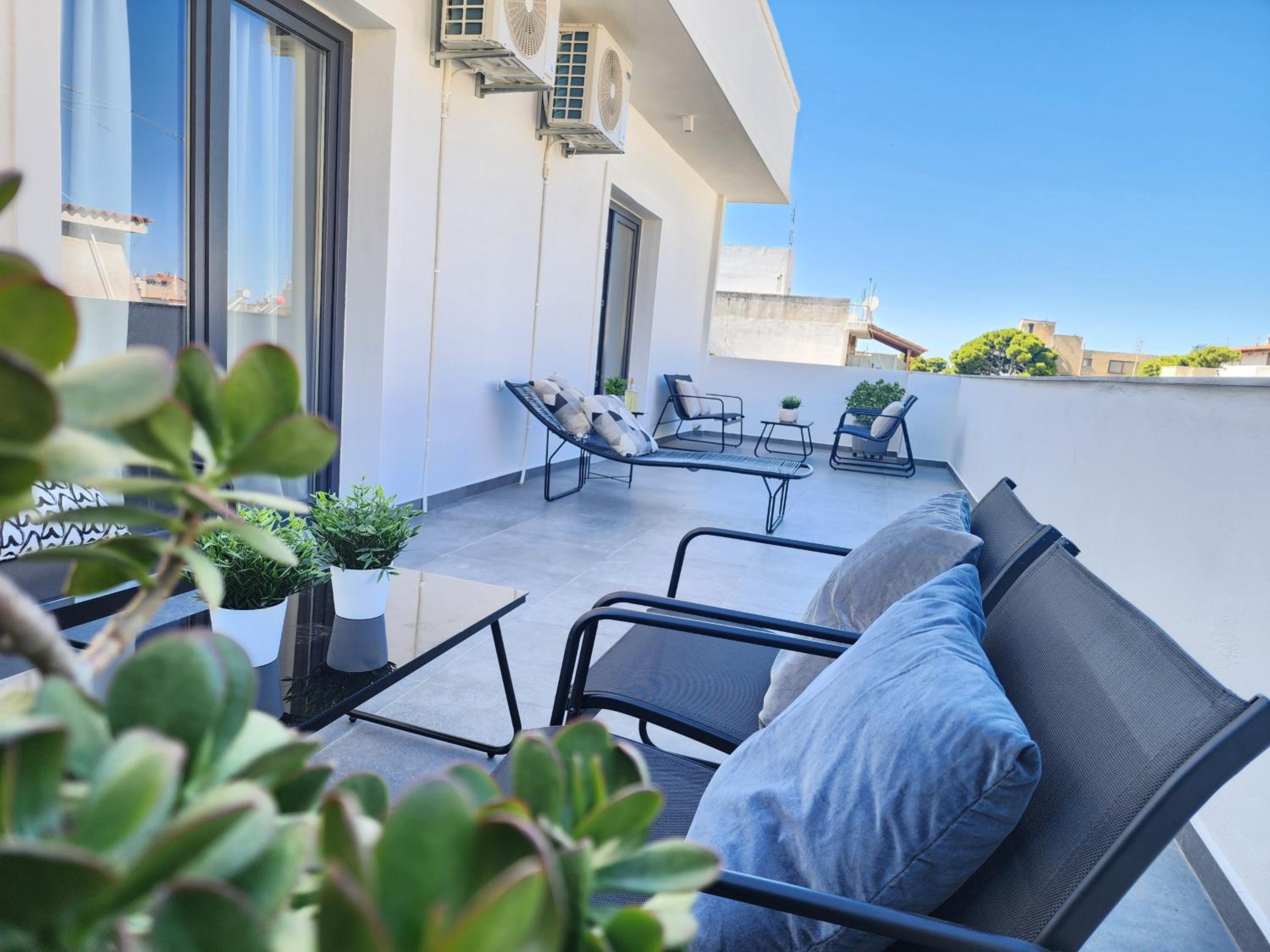 One-Bedroom Deluxe Apartment