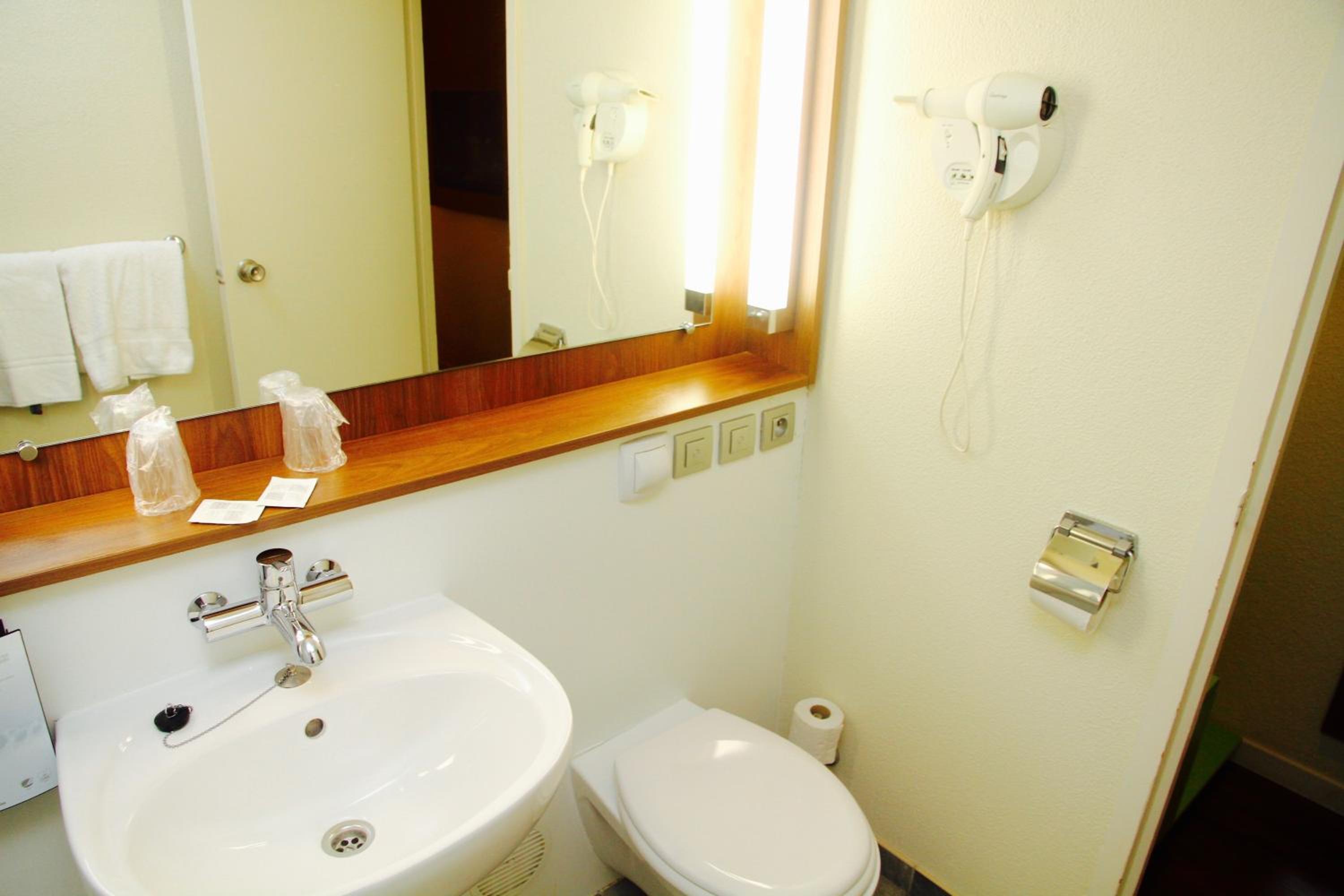 Double Room - Photo 8