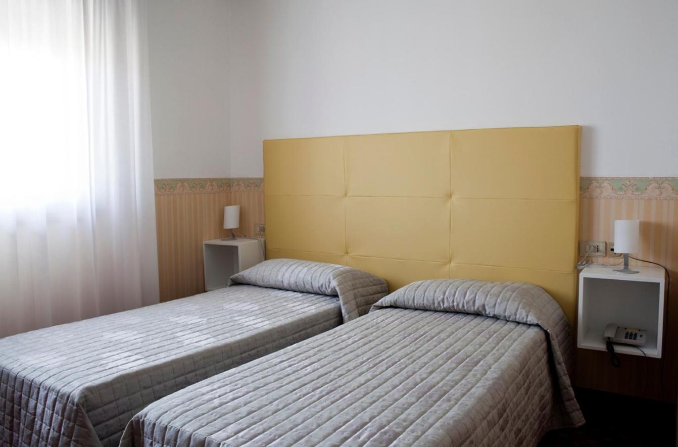 Standard Triple Room photo 3