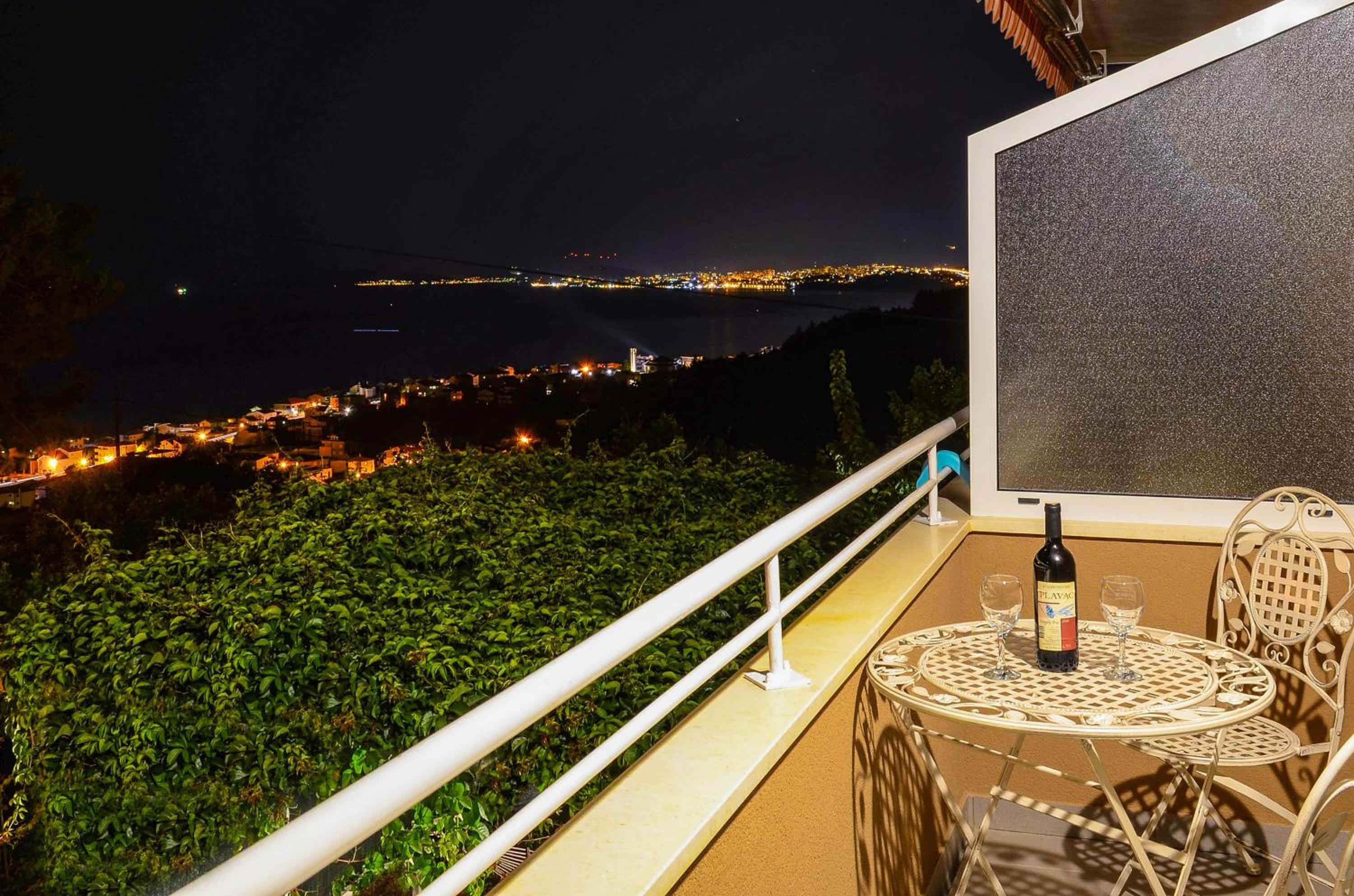Apartment with Sea View - Photo 1