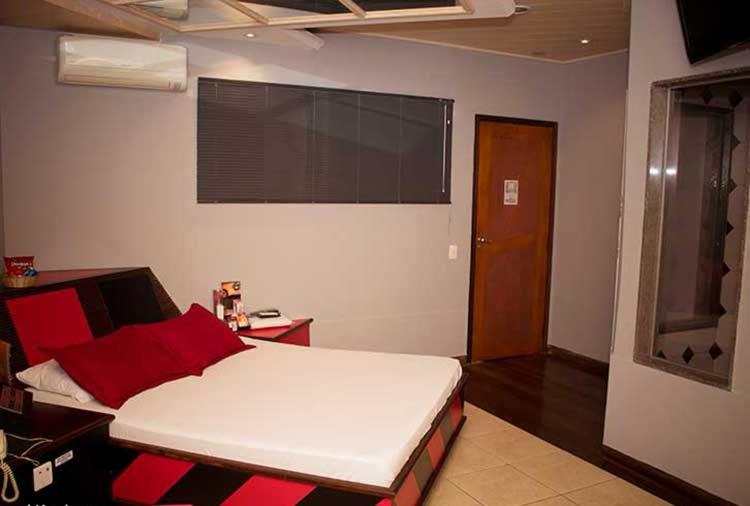 Deluxe Suite with Spa Bath