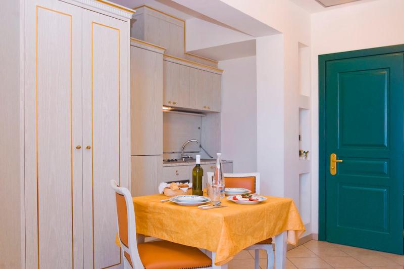 One-Bedroom Apartment (4 Adults) photo 2