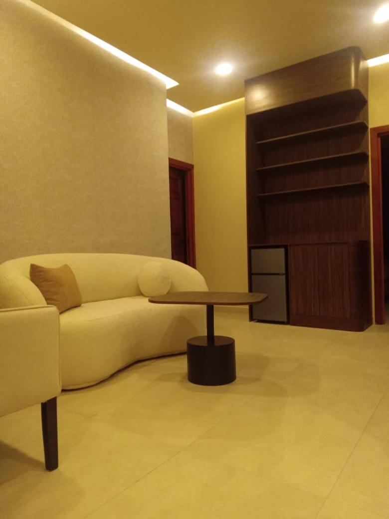 Deluxe Queen Suite