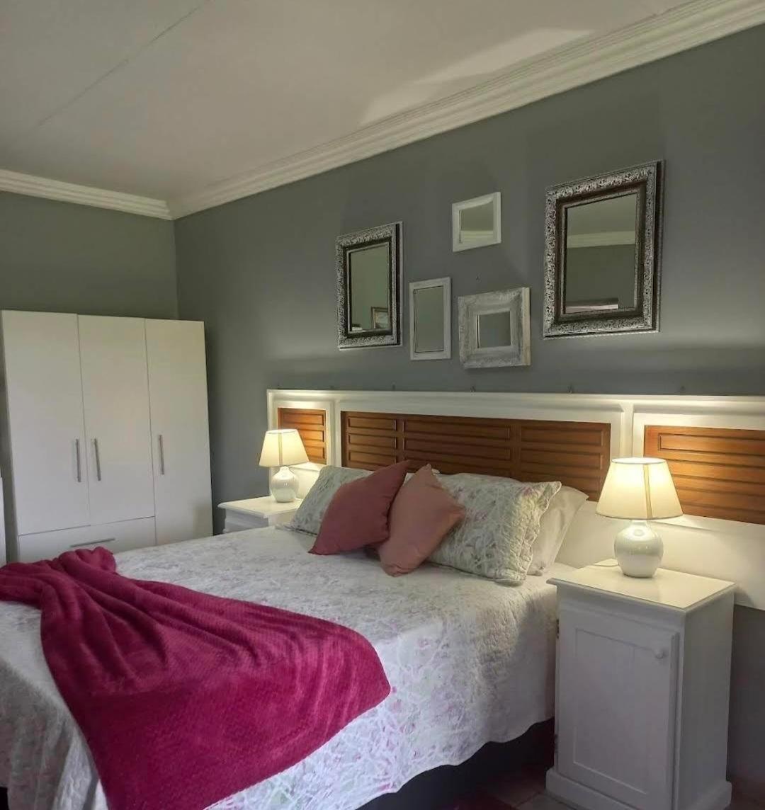 Comfort Queen Room - Photo 6