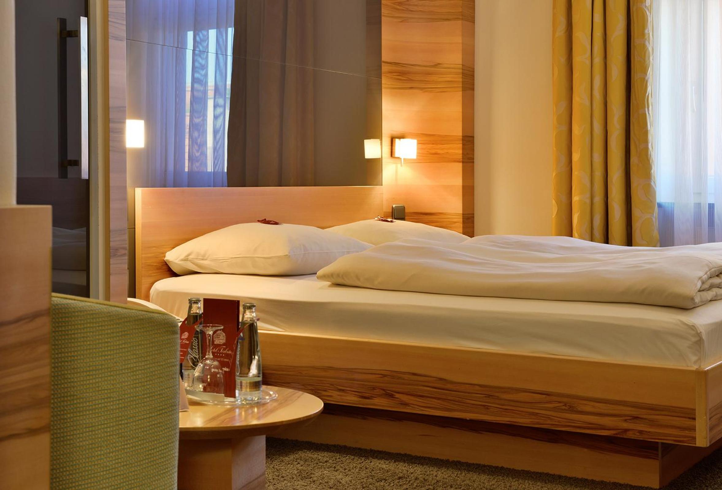 Standard Double Room - Photo 11
