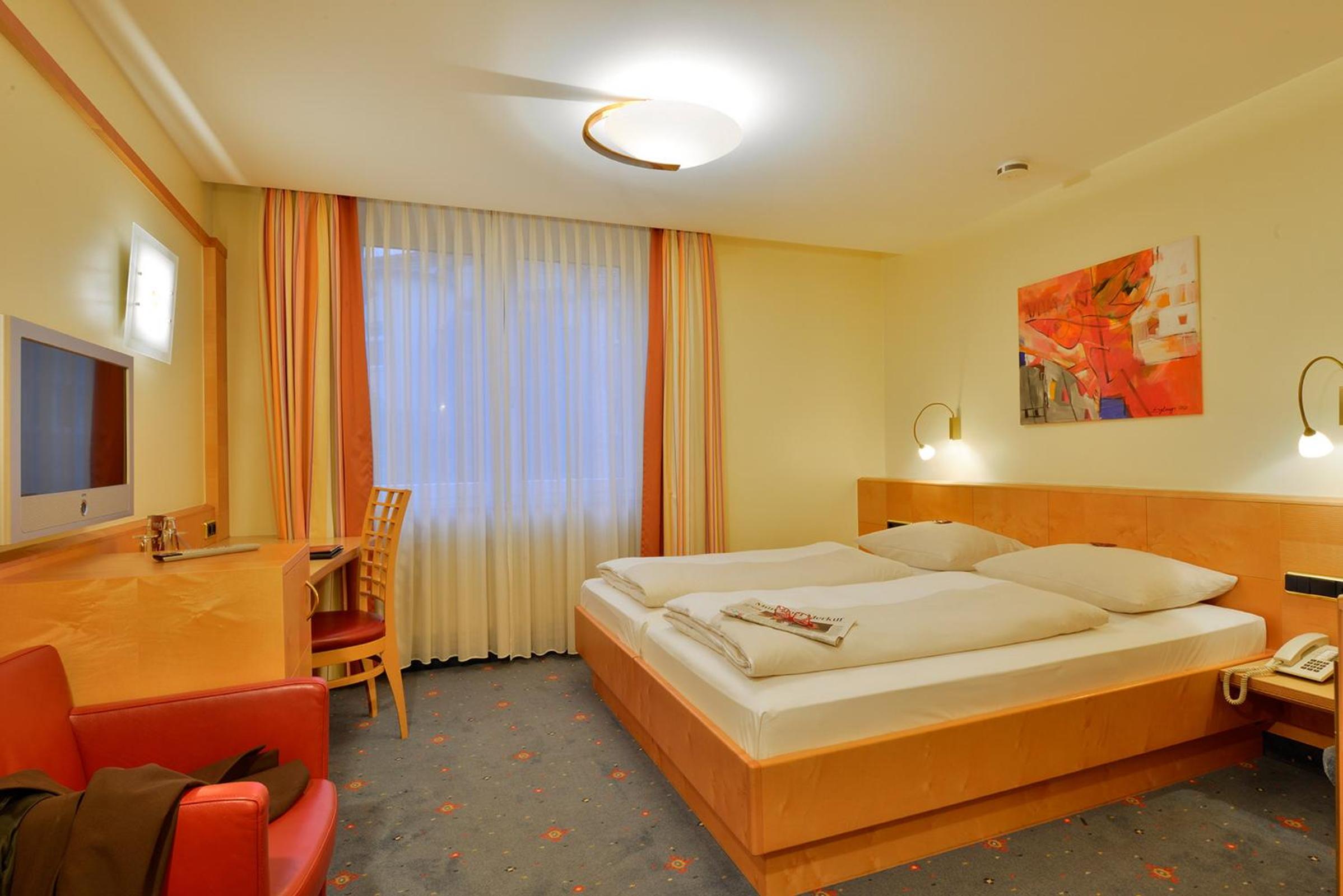 Standard Double Room - Photo 9
