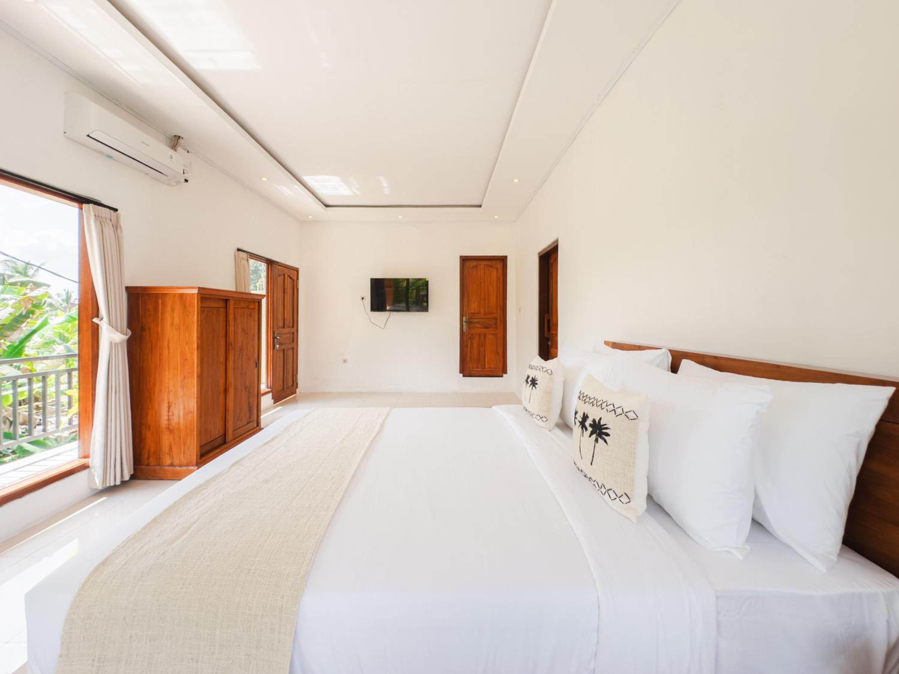 Deluxe Room with Kitchen