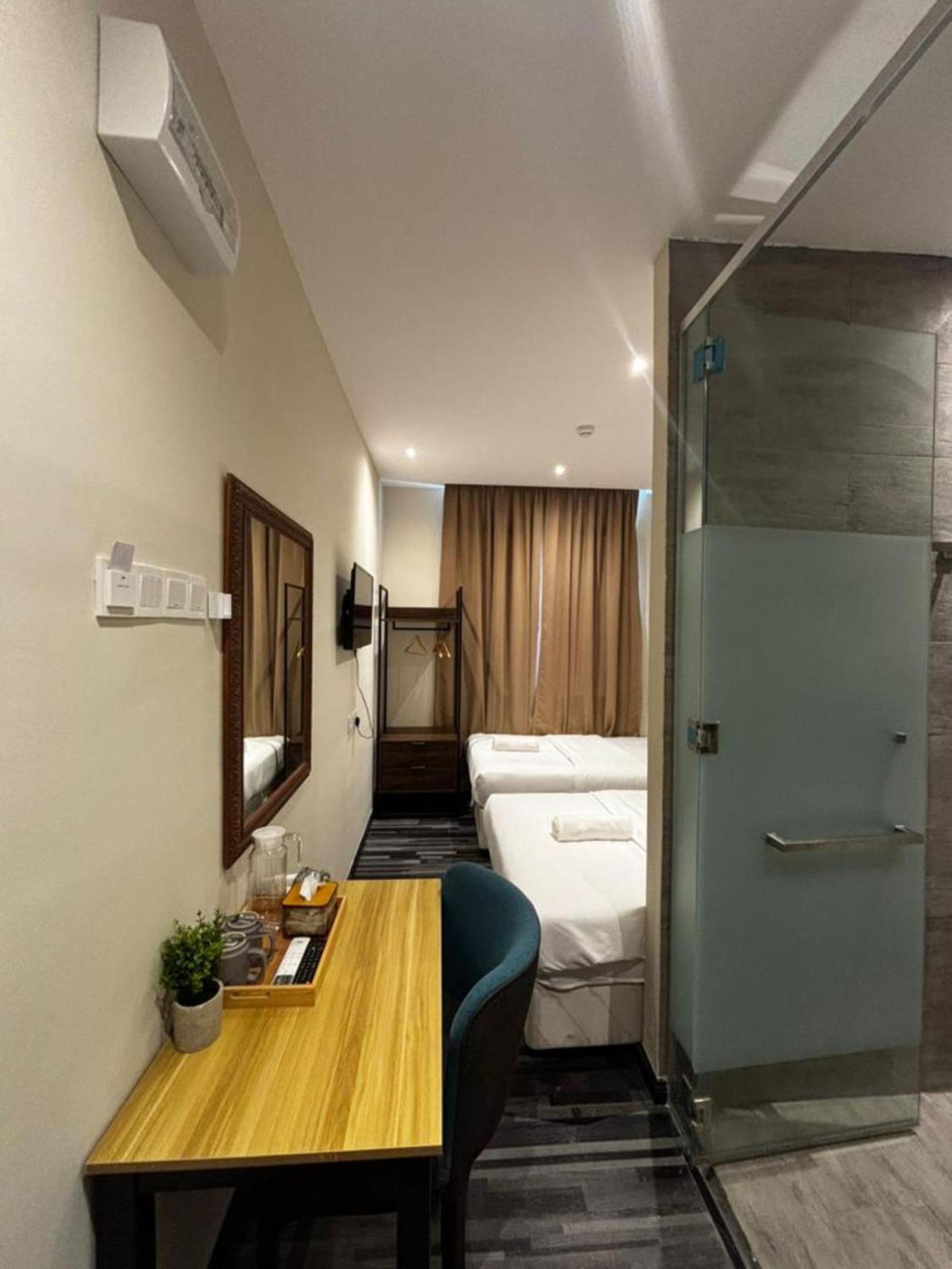 Deluxe Twin Room - Photo 2