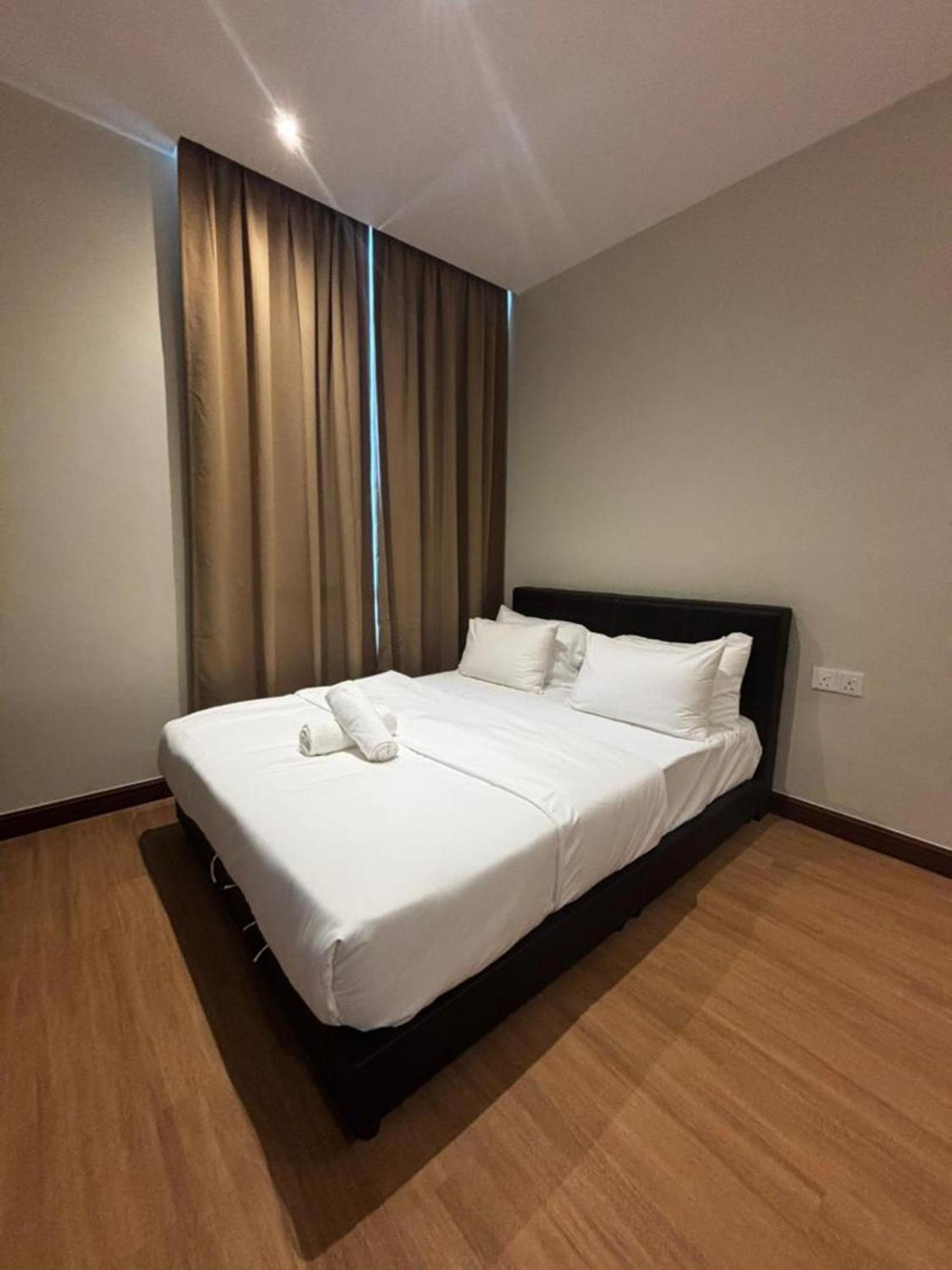 Deluxe Queen Room - Photo 3