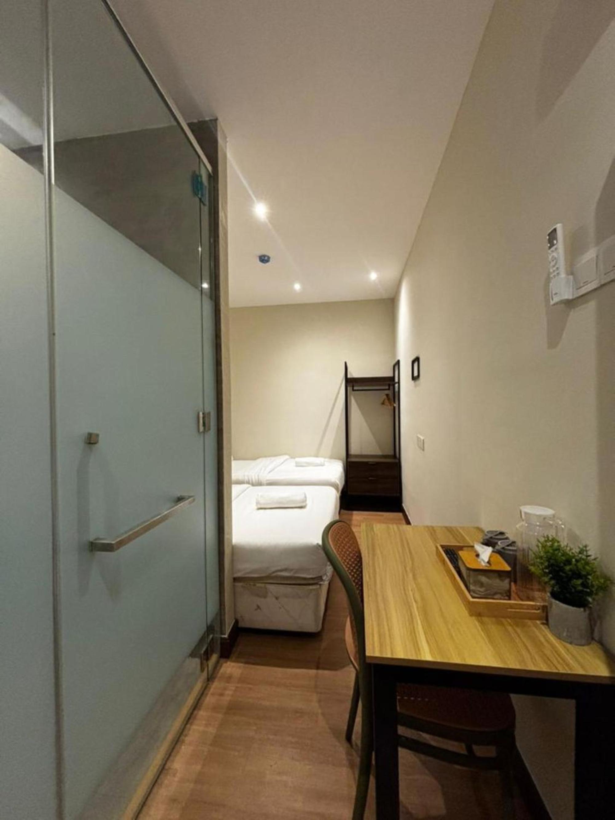 Standard Twin Room - Photo 4