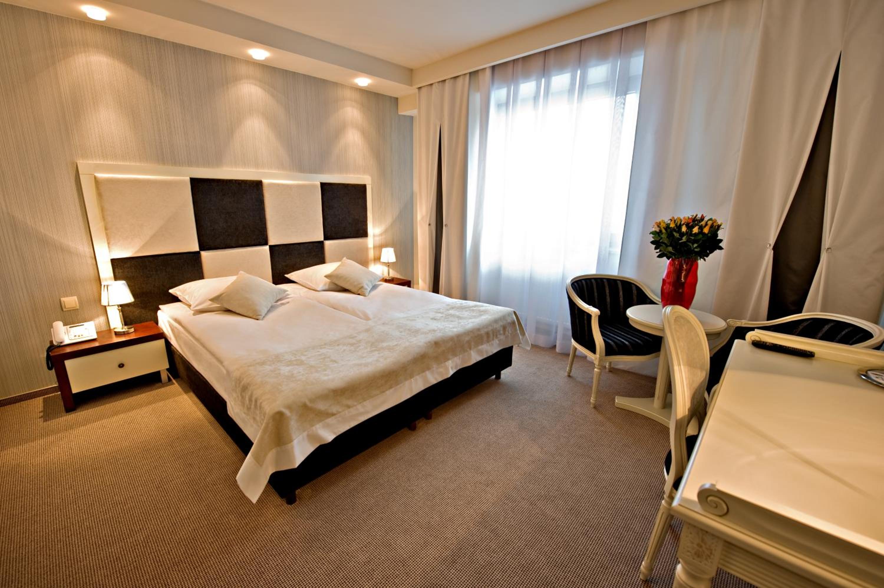 Deluxe Double or Twin Room photo 1