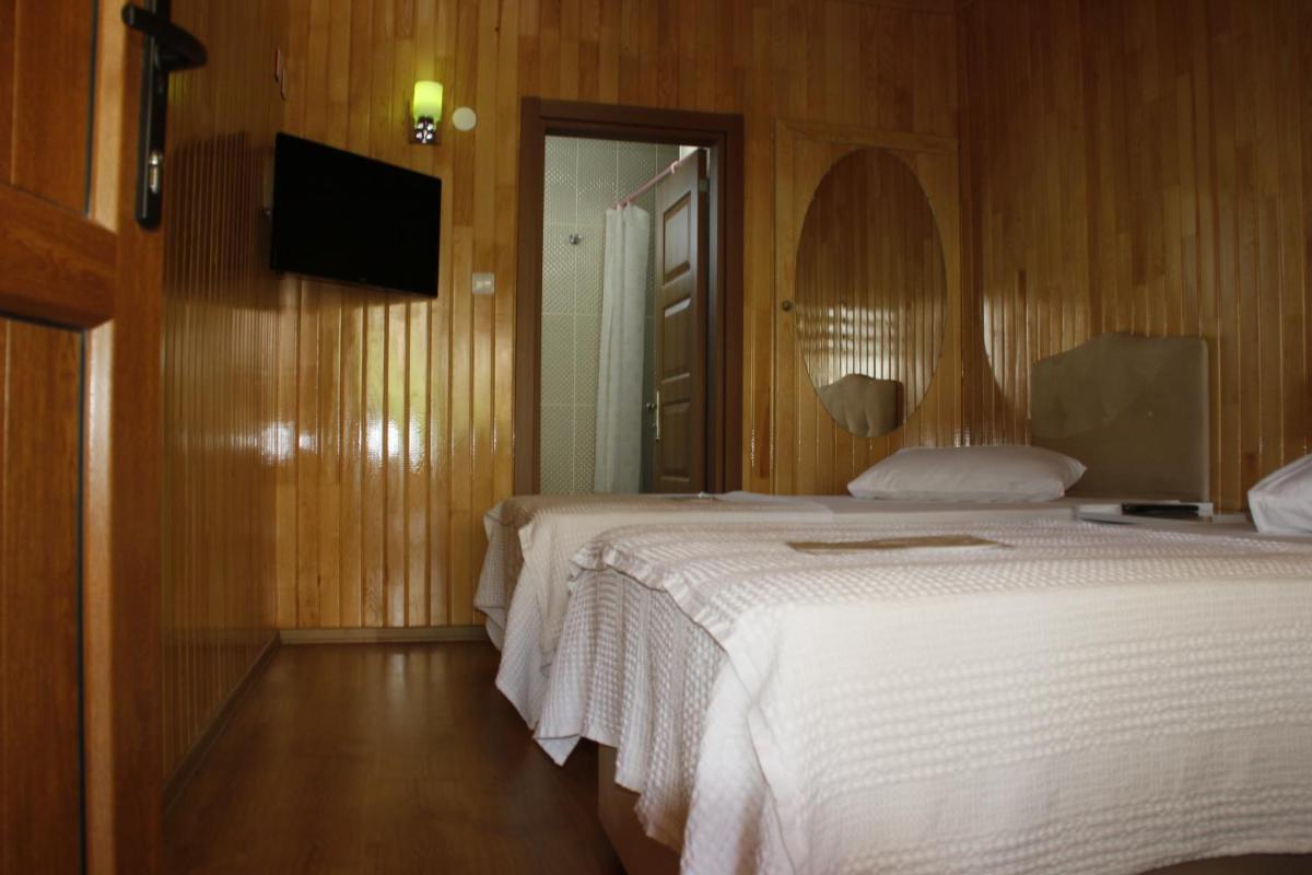 Economy Twin Room - Photo 2