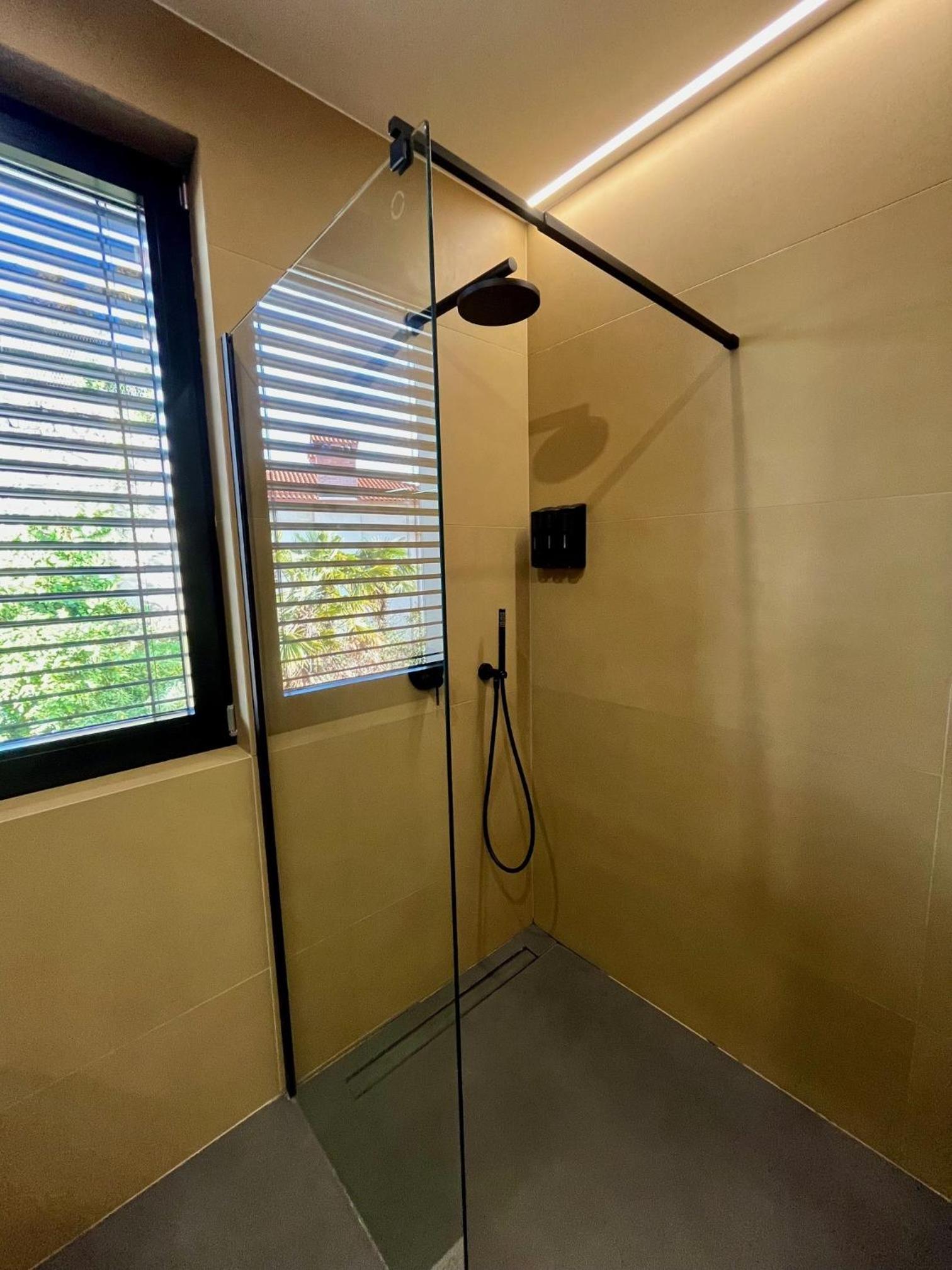 Deluxe Suite with Sea View photo 2