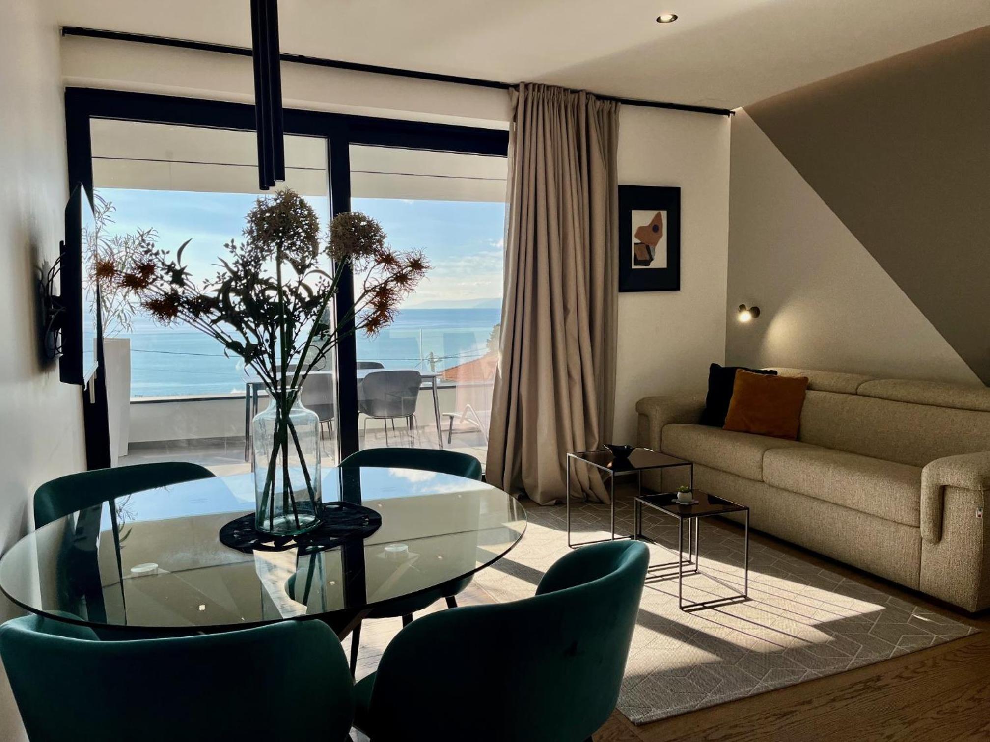 Deluxe Suite with Sea View photo 3