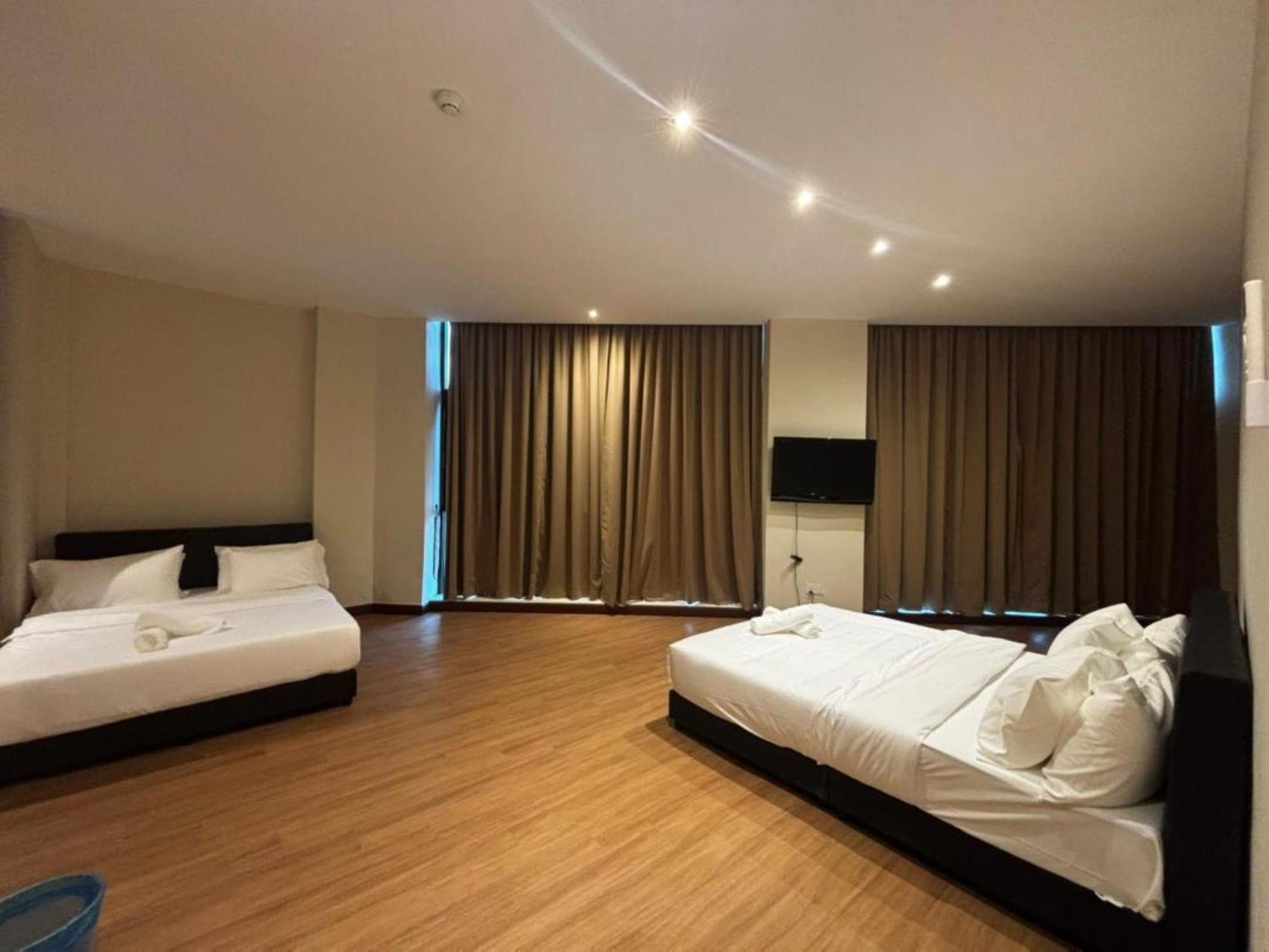 Deluxe Family Room - Photo 3