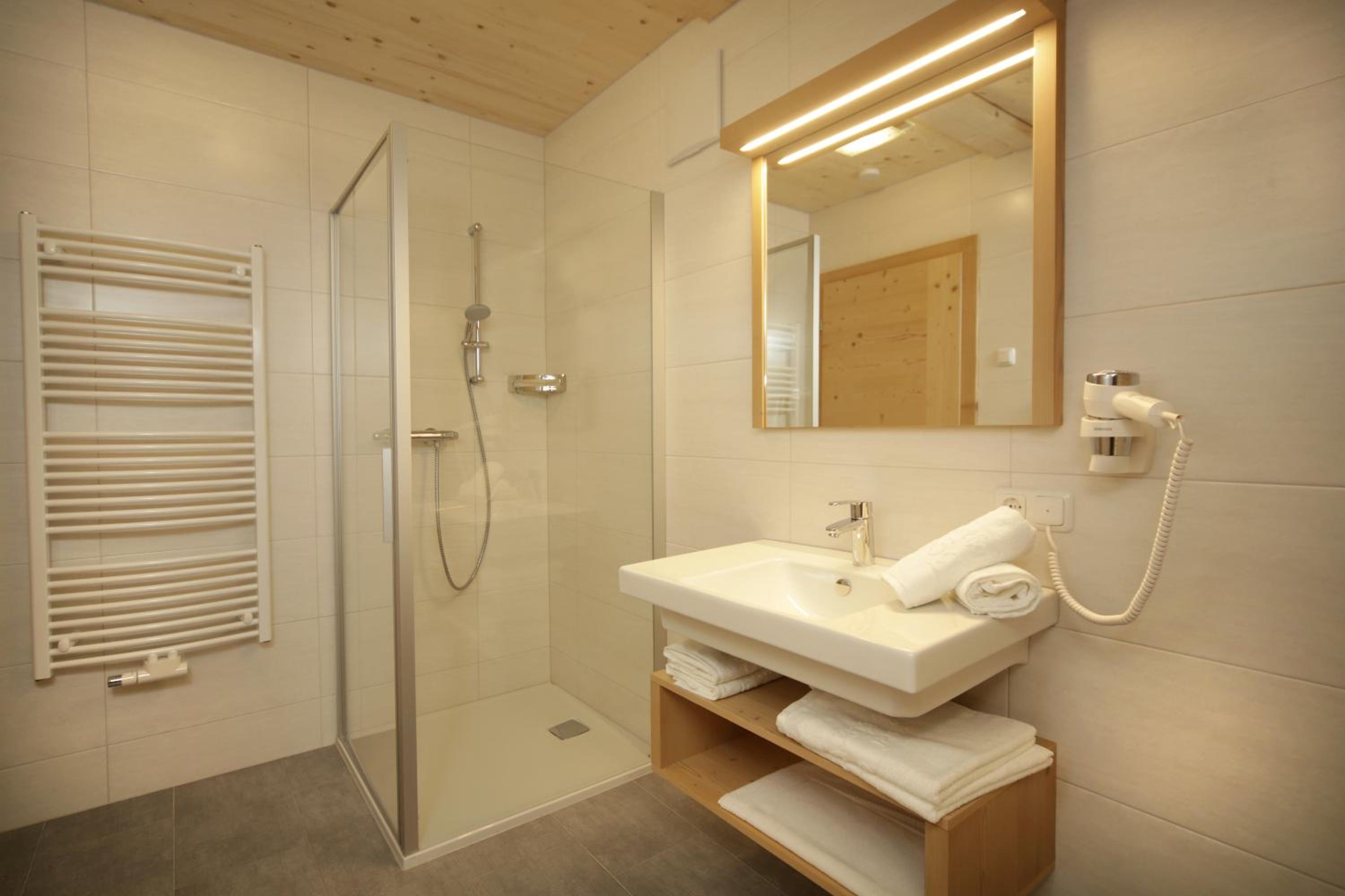 One-Bedroom Apartment with Balcony photo 2