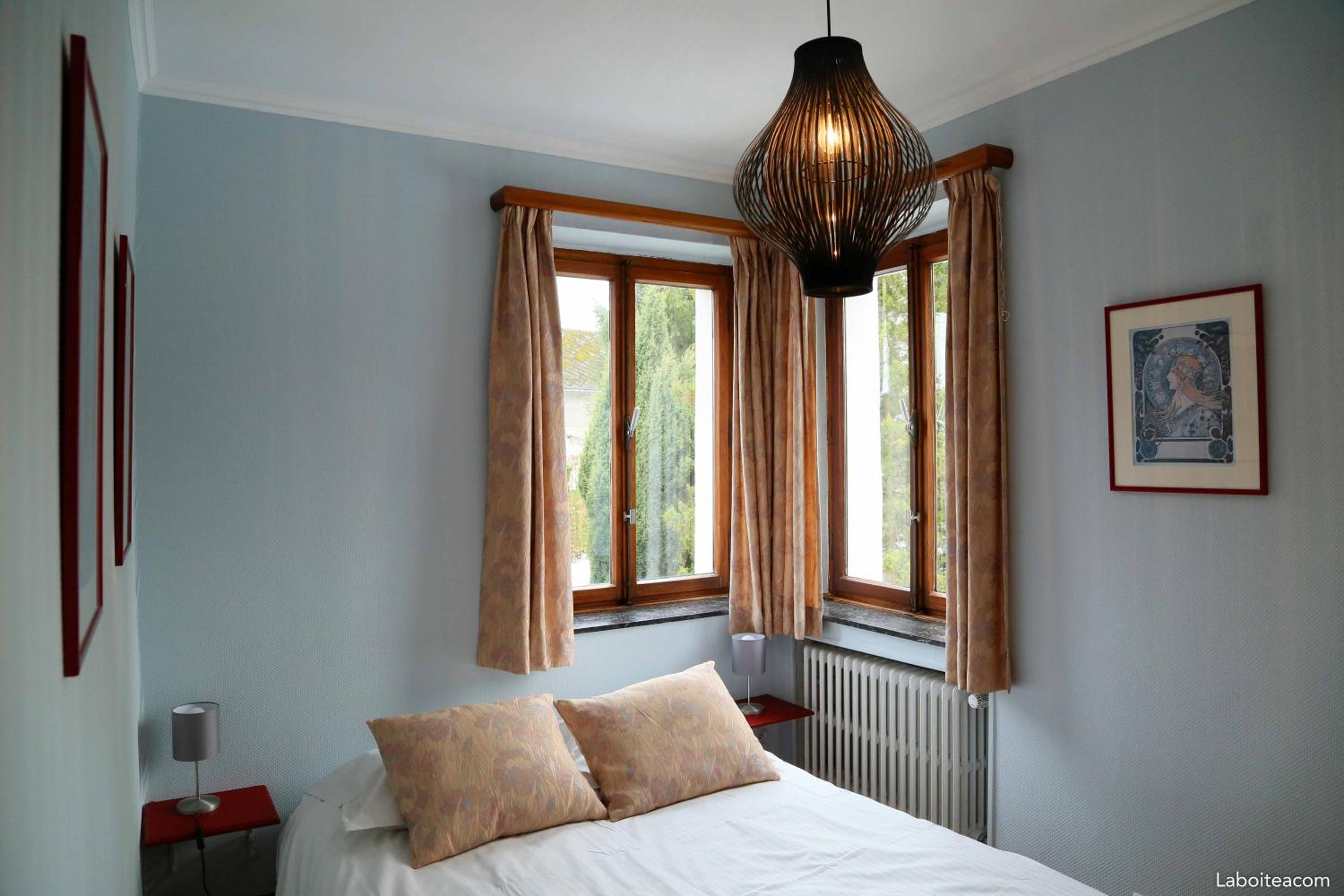 Eight-Bedroom House photo 1
