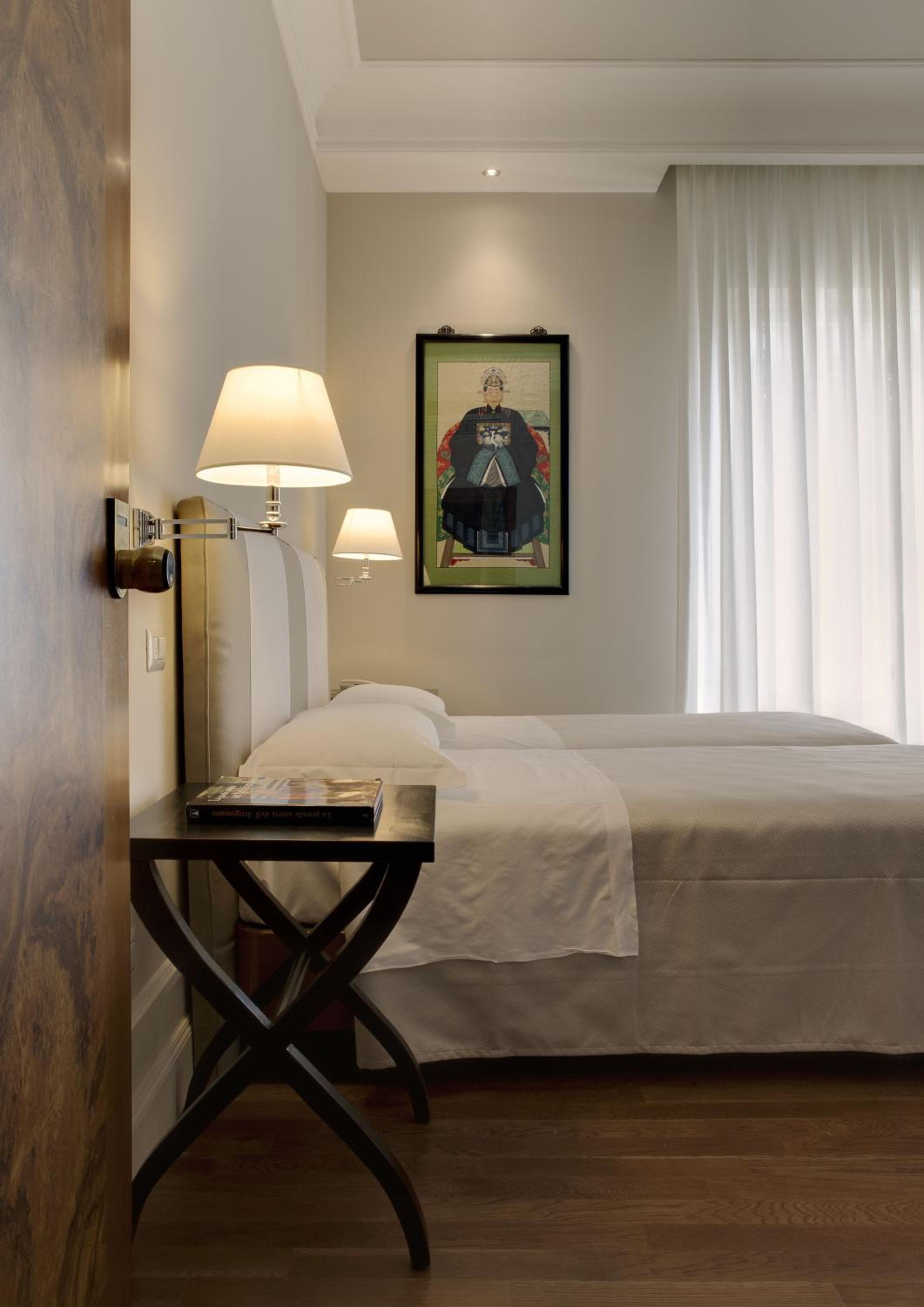 Deluxe Room - Photo 5