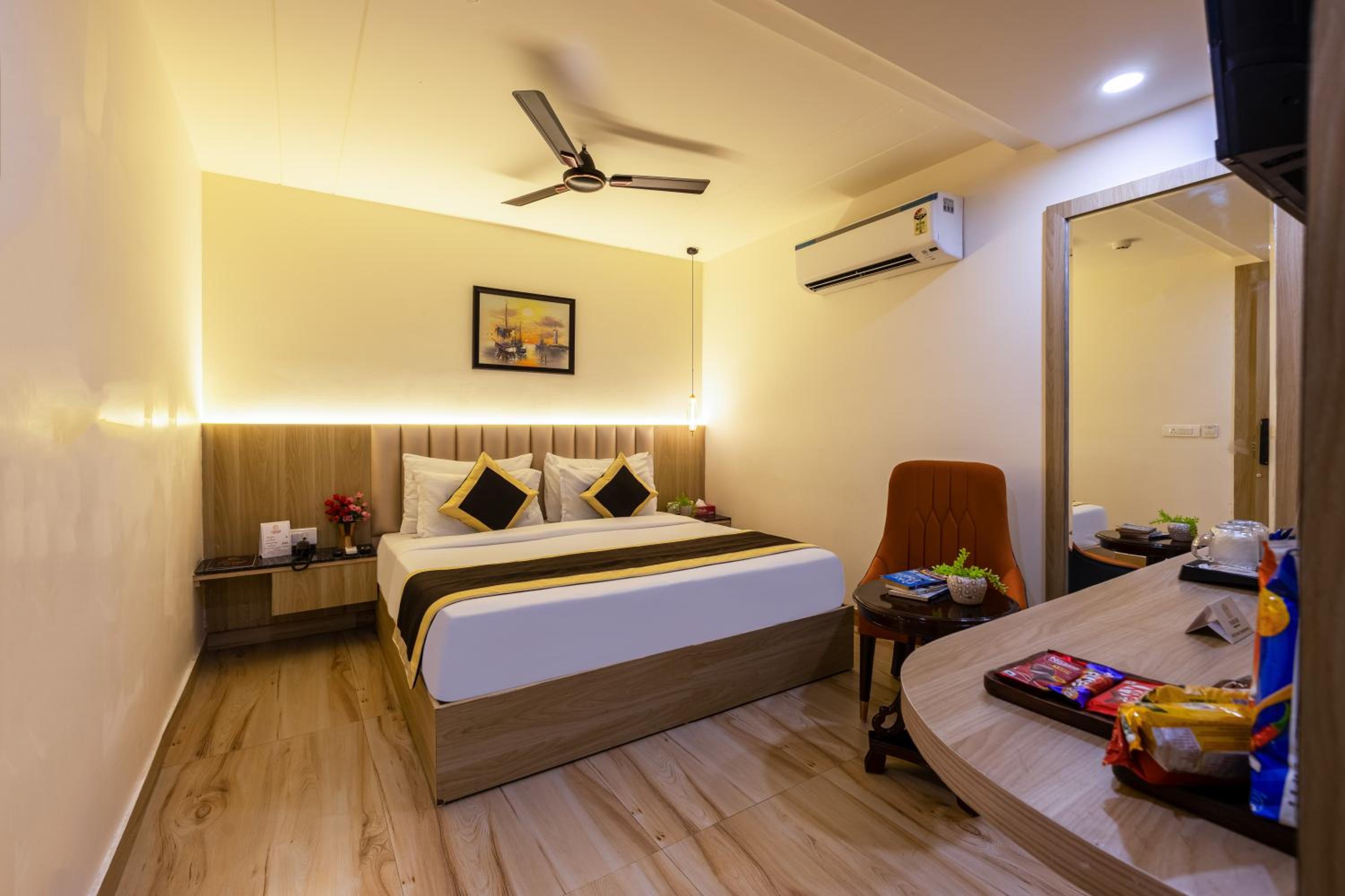 Standard Double Room - Photo 9