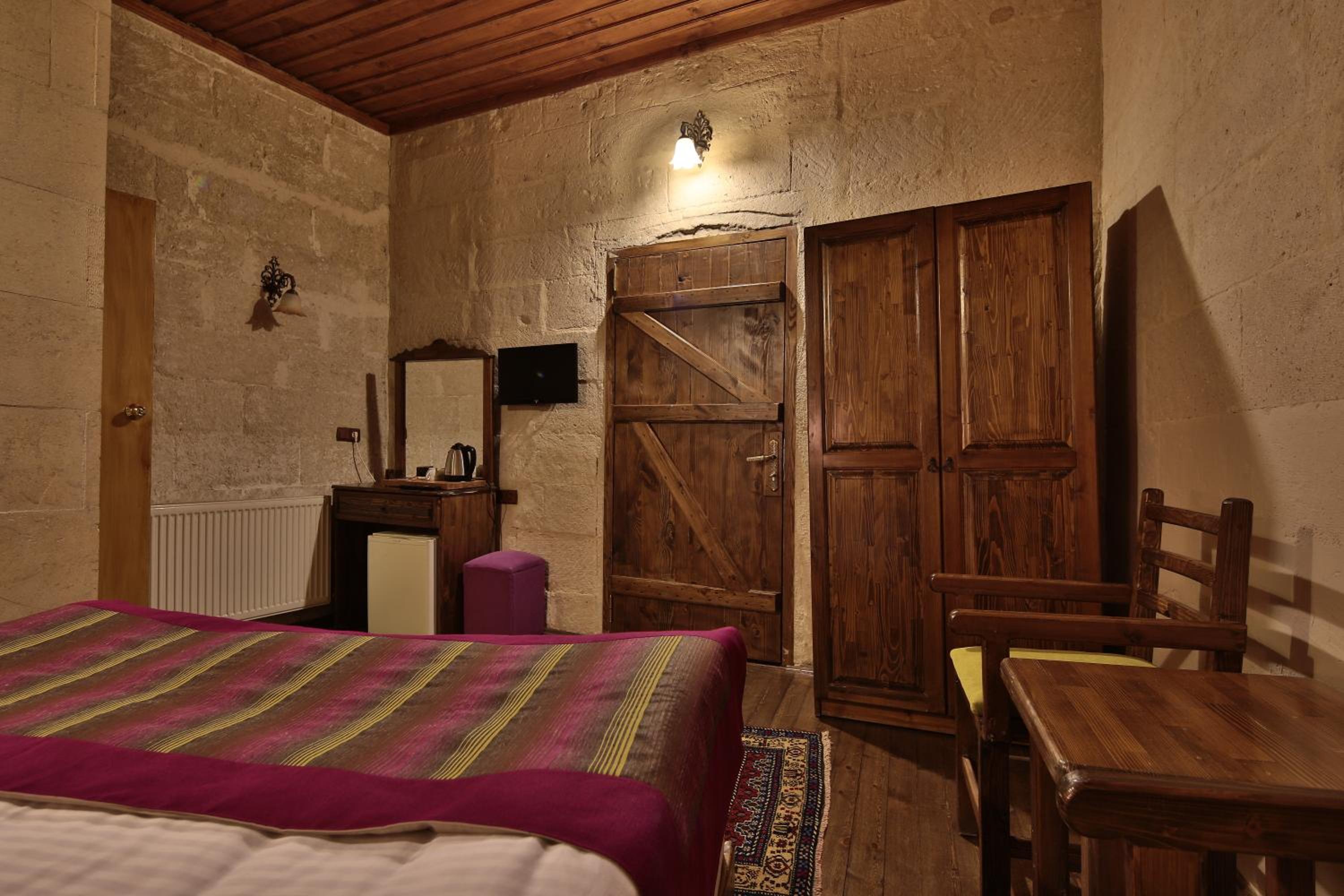 Standard Double Room - Photo 2