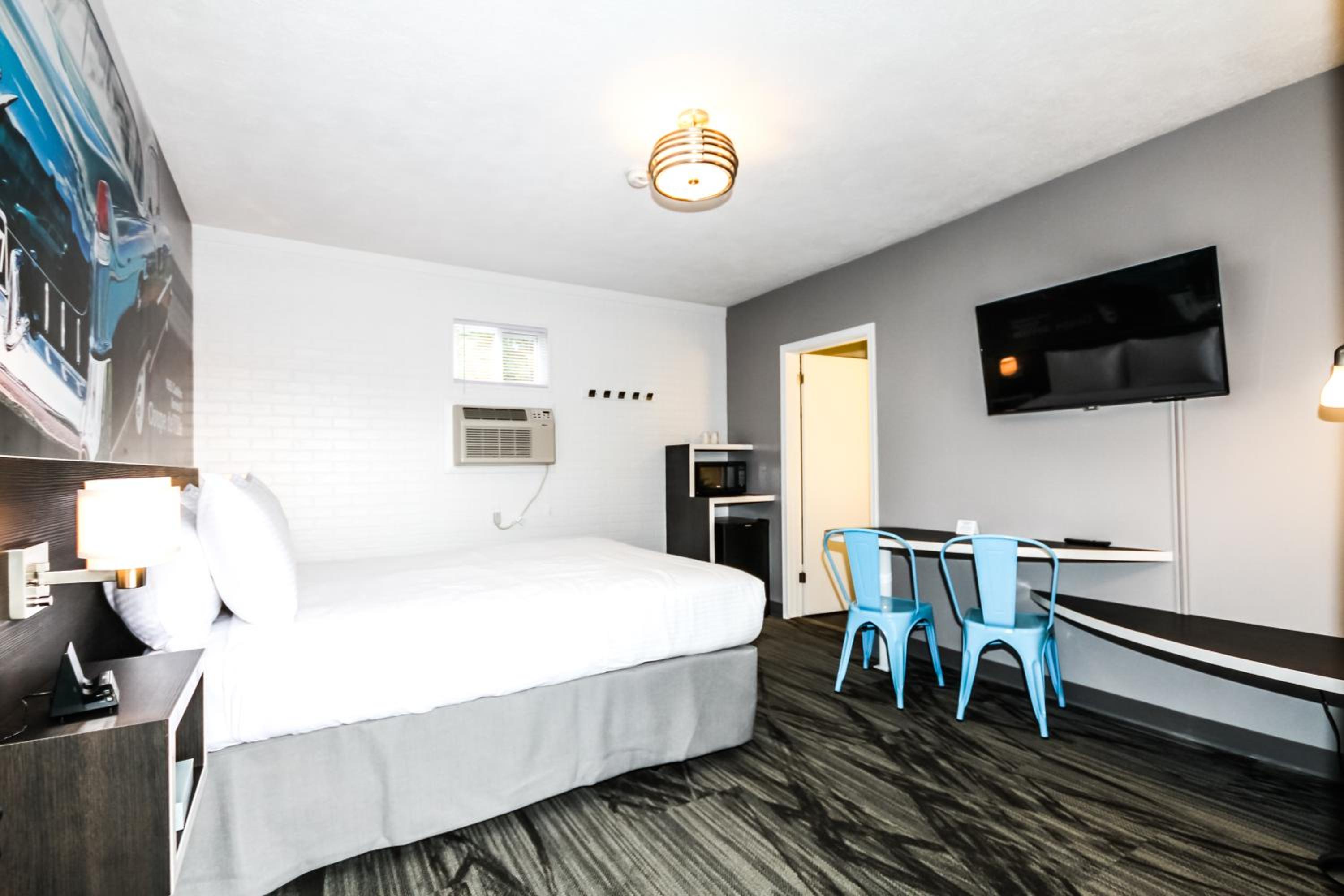 Queen Room photo 1