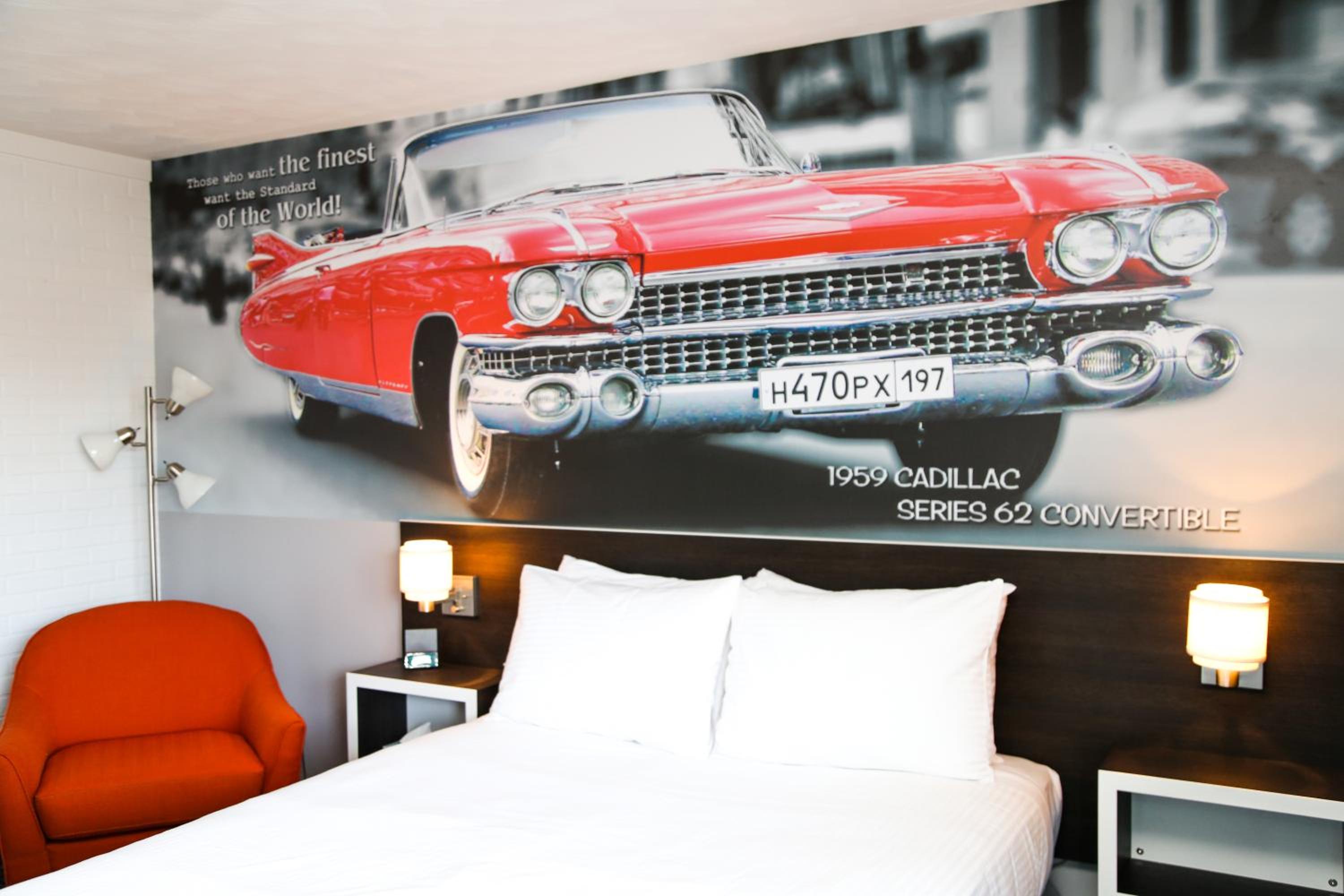 Queen Room photo 2