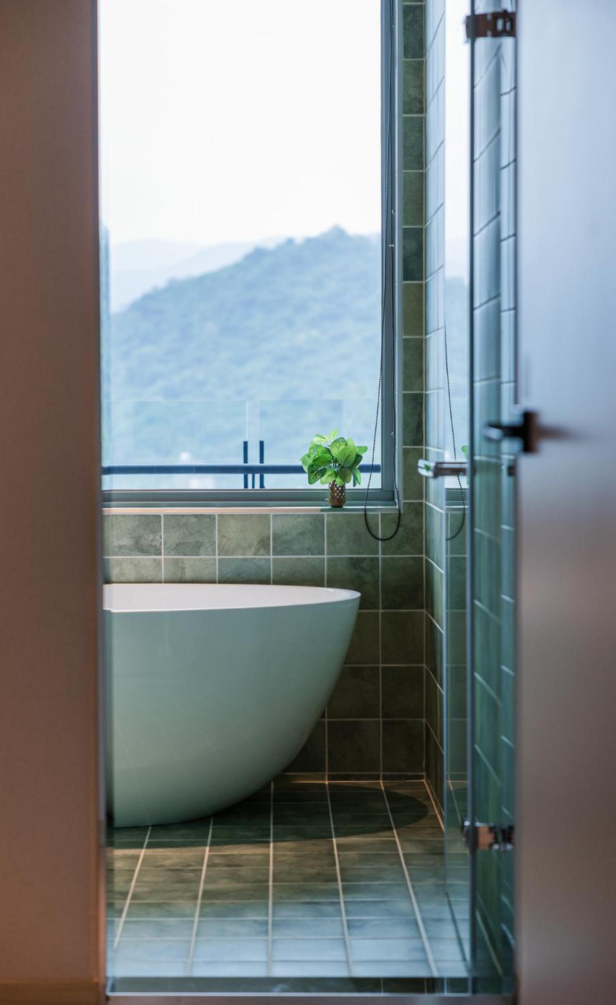 King Room with Mountain View