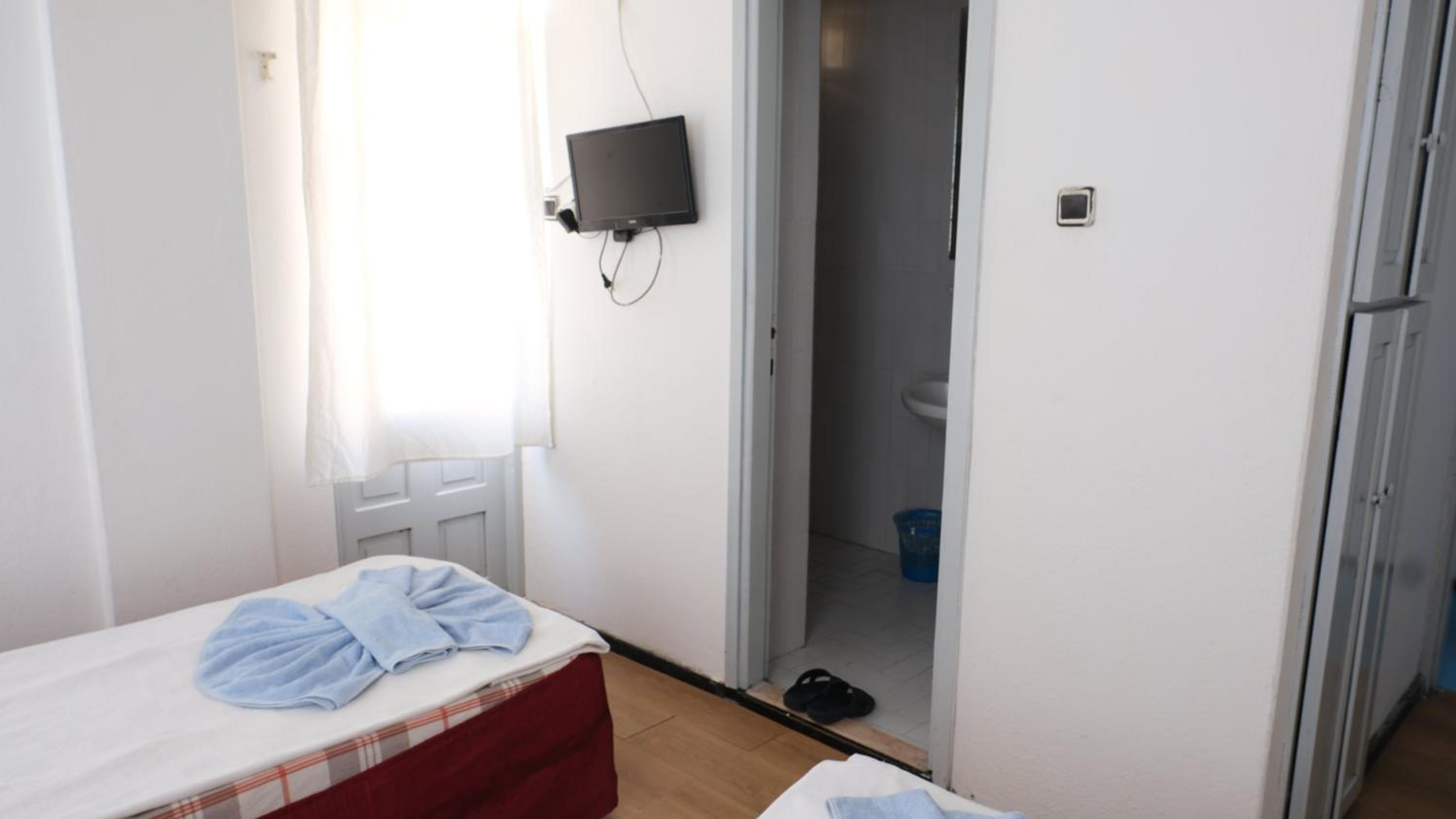 Double Room - Photo 2